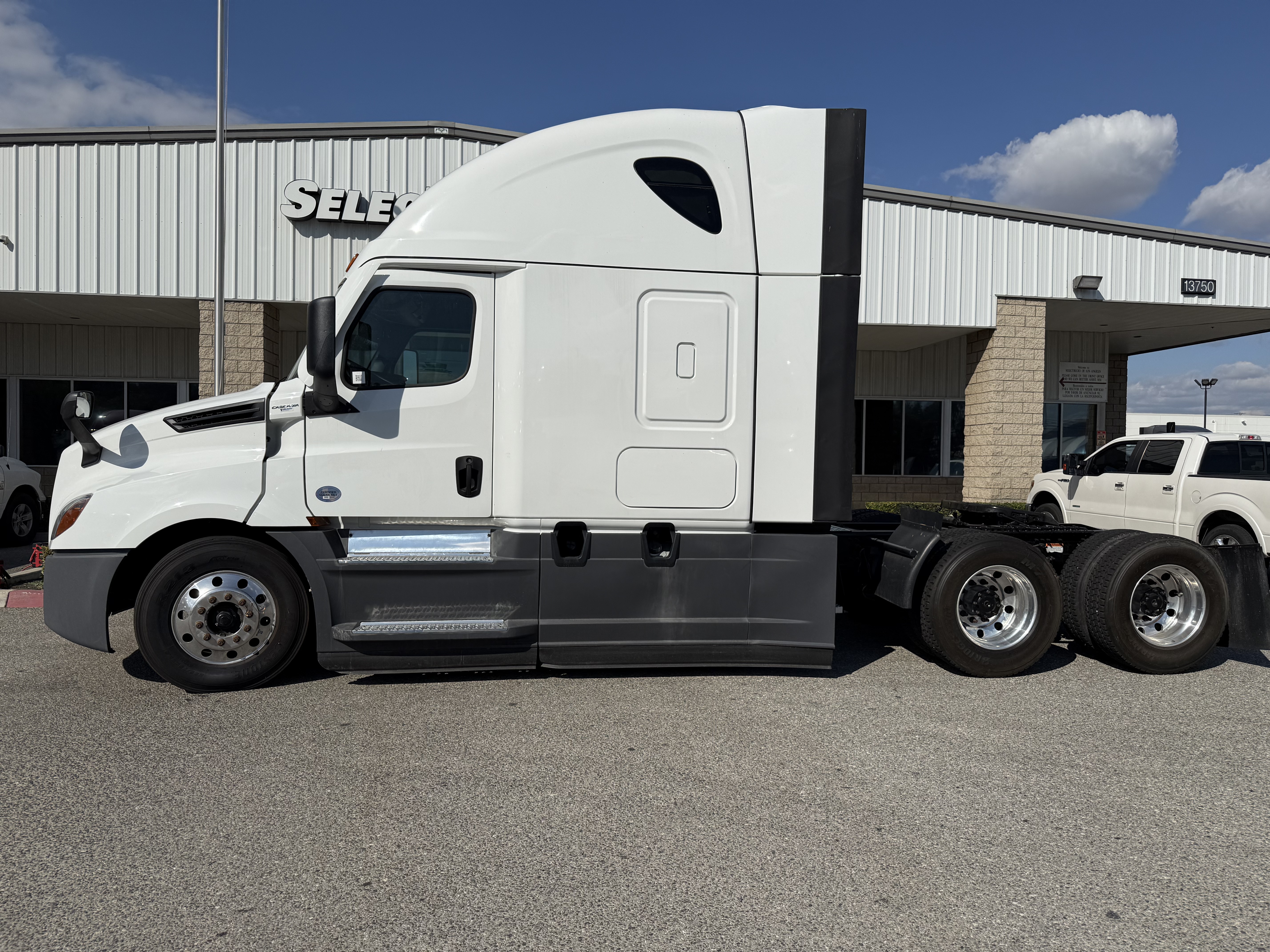 2023 FREIGHTLINER CASCADIA 126SLP - image 3