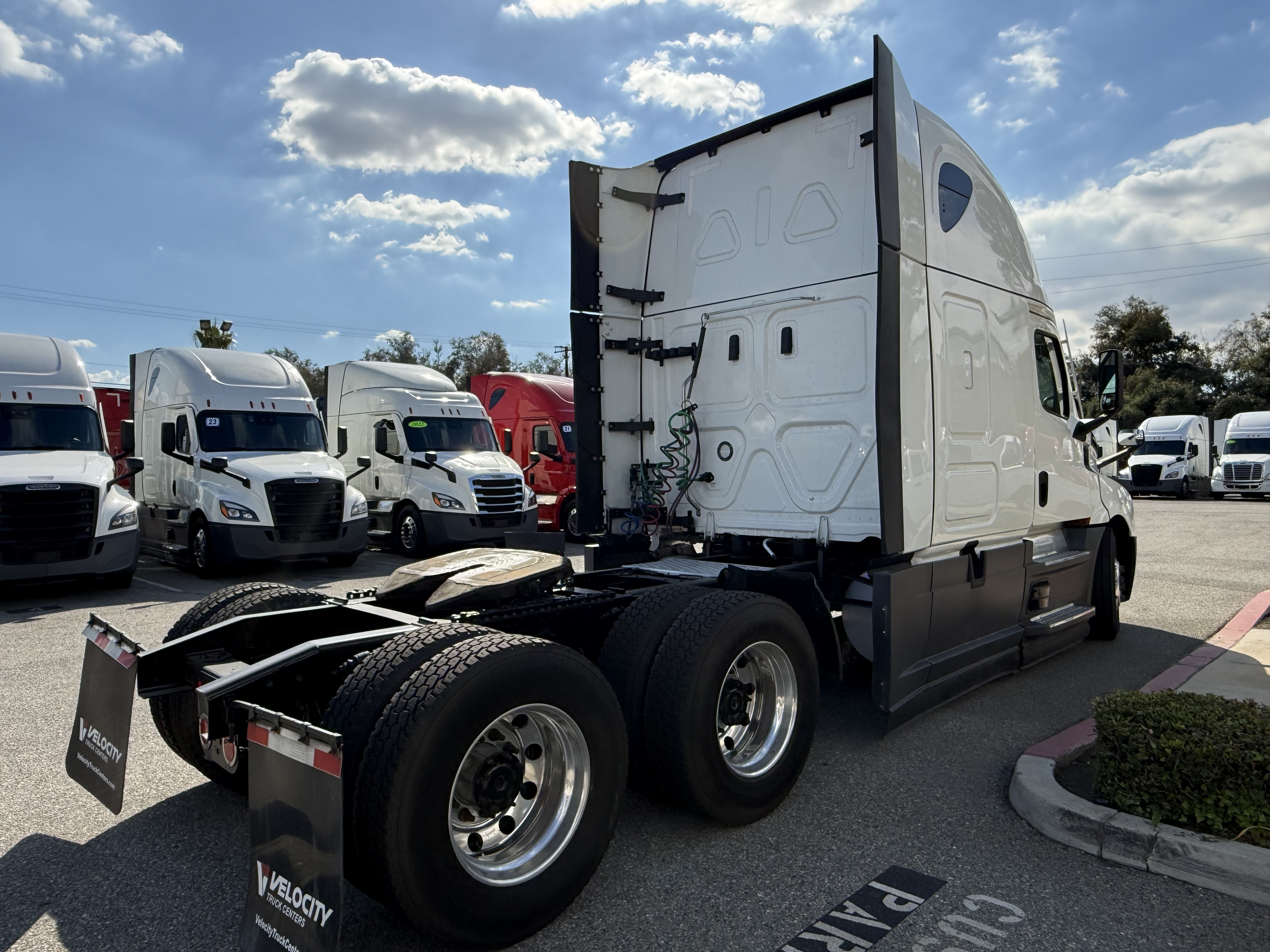 2023 FREIGHTLINER CASCADIA 126SLP - image 7