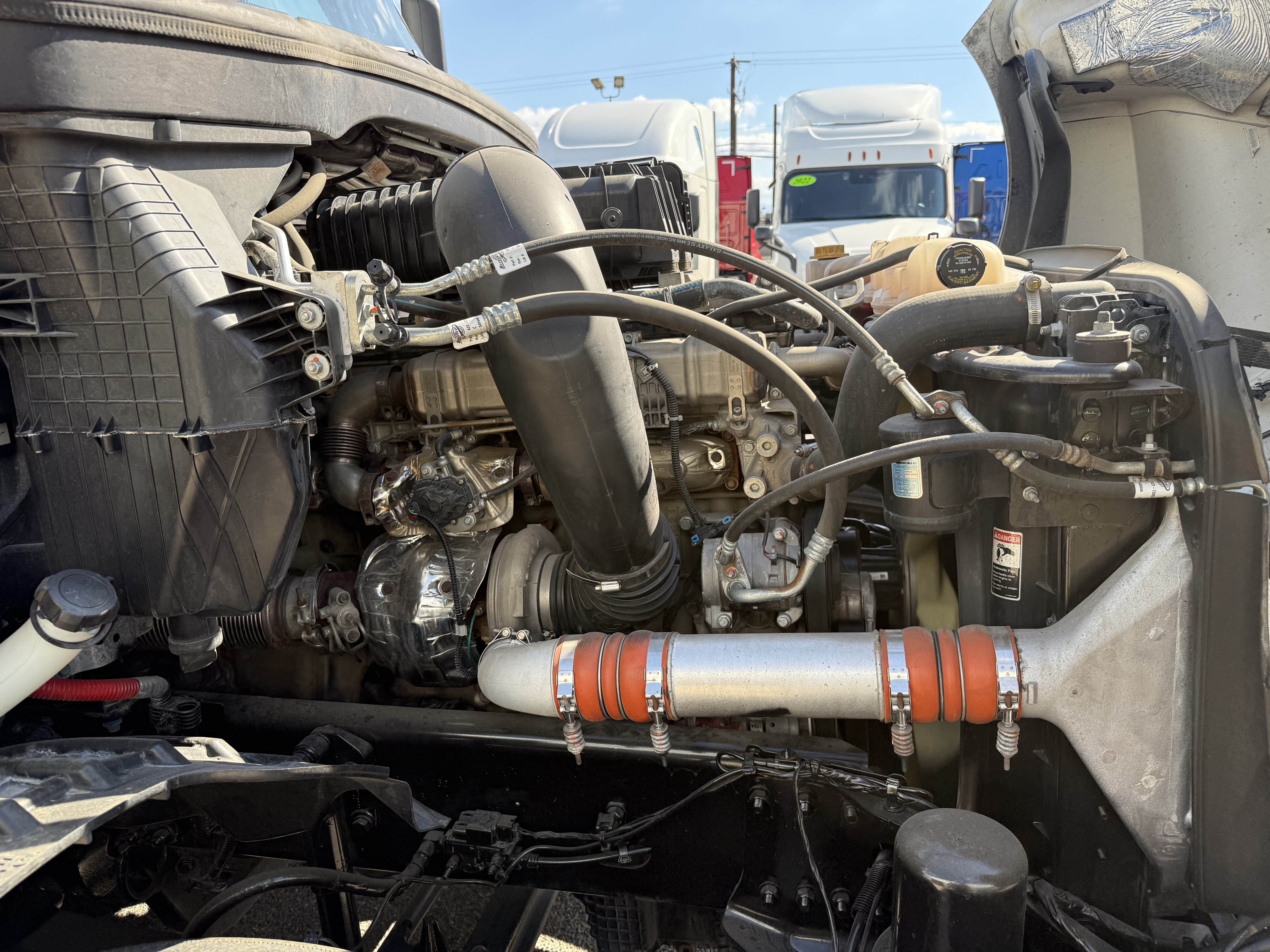 2023 FREIGHTLINER CASCADIA 126SLP - image 10