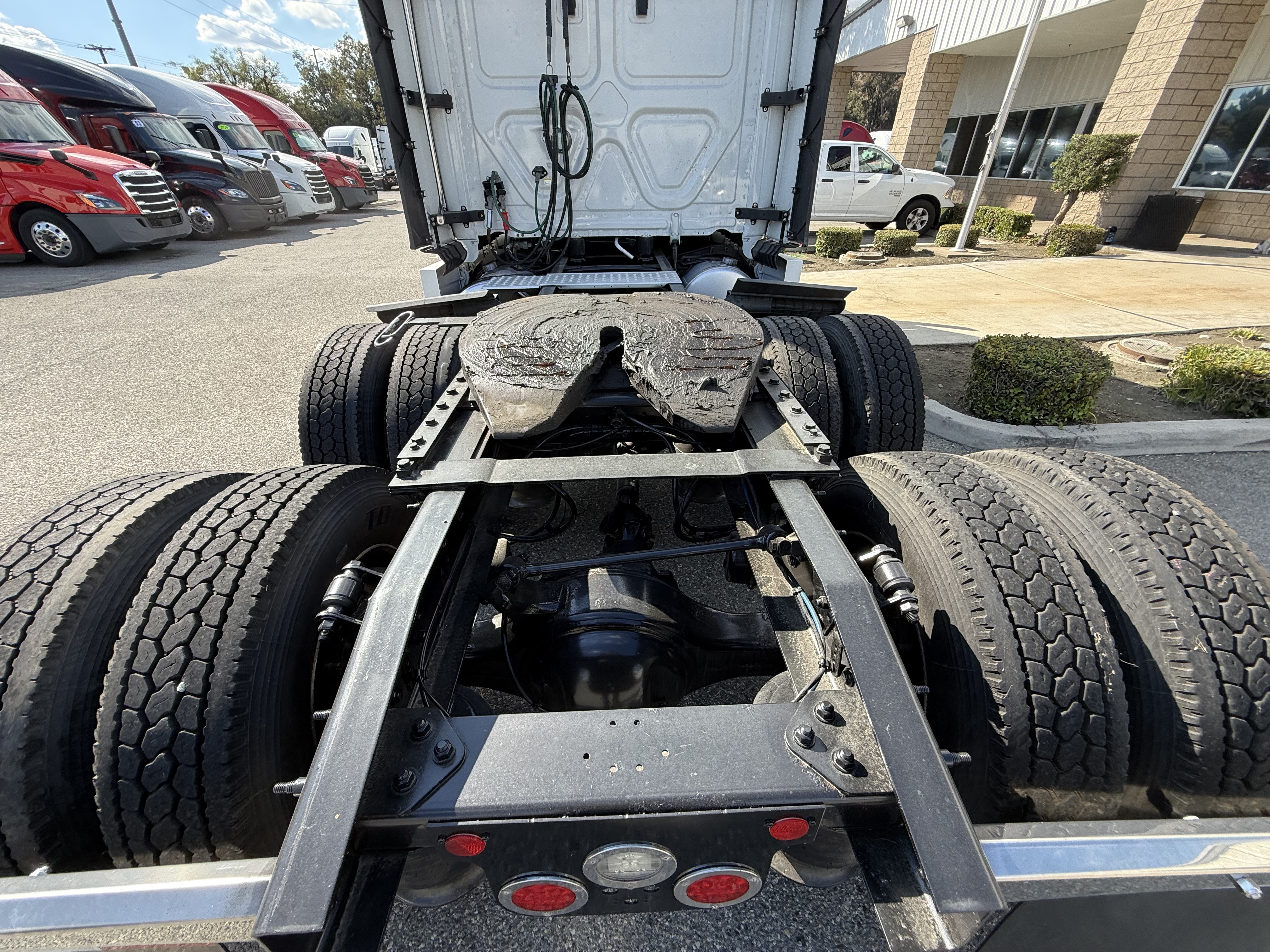 2023 FREIGHTLINER CASCADIA 126SLP - image 7