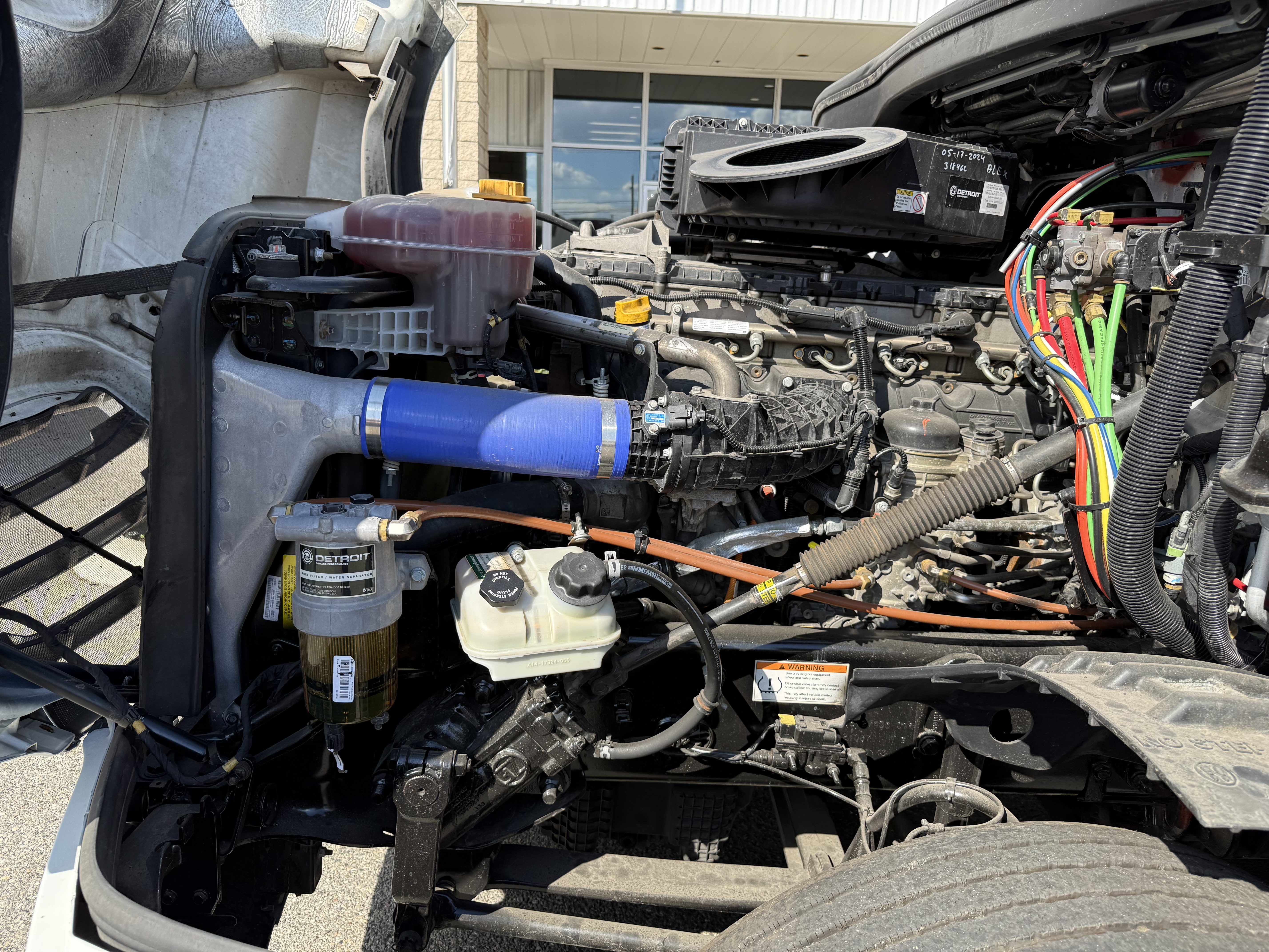 2023 FREIGHTLINER CASCADIA 126SLP - image 10