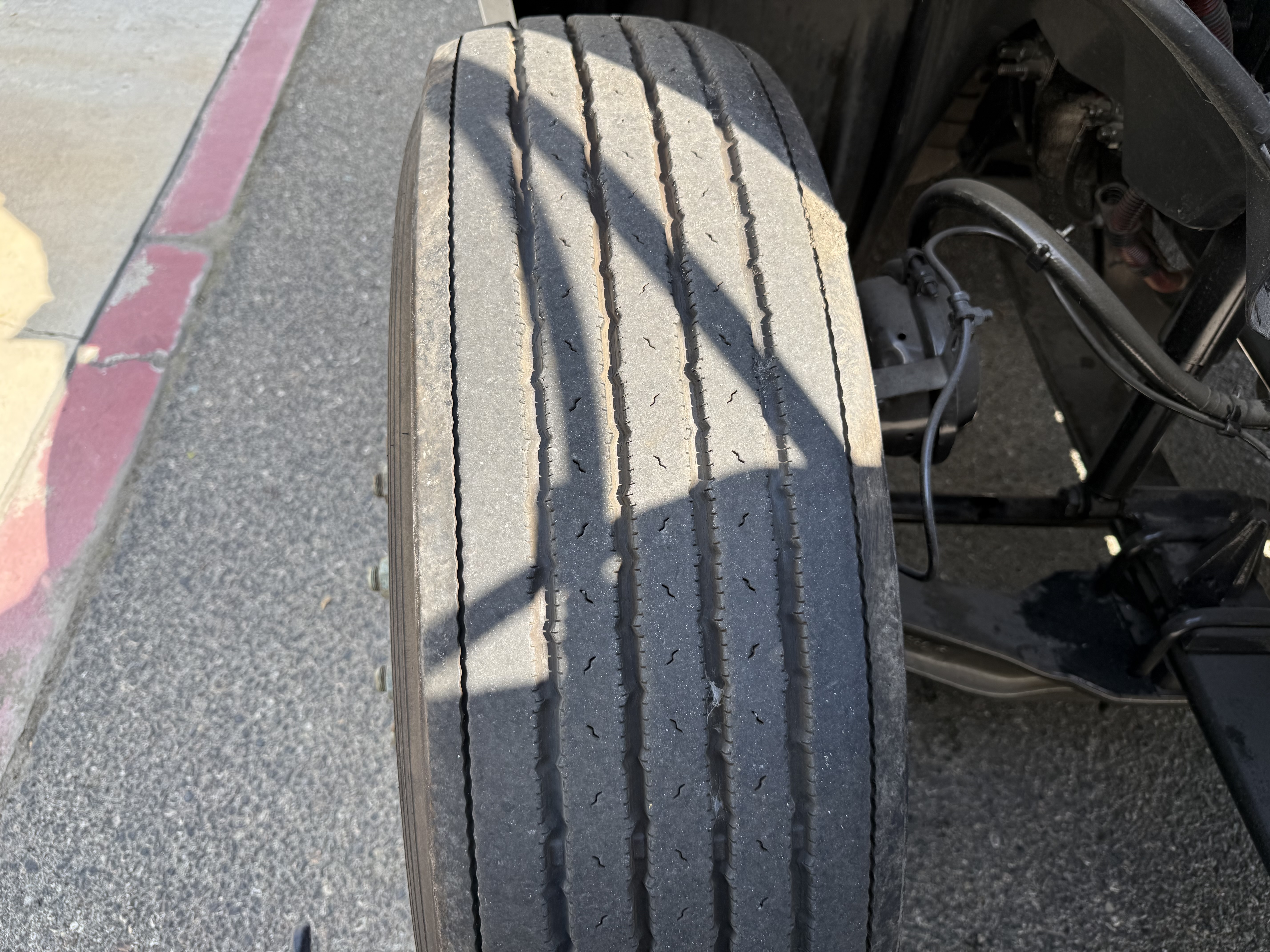 2023 FREIGHTLINER CASCADIA 126SLP - image 13