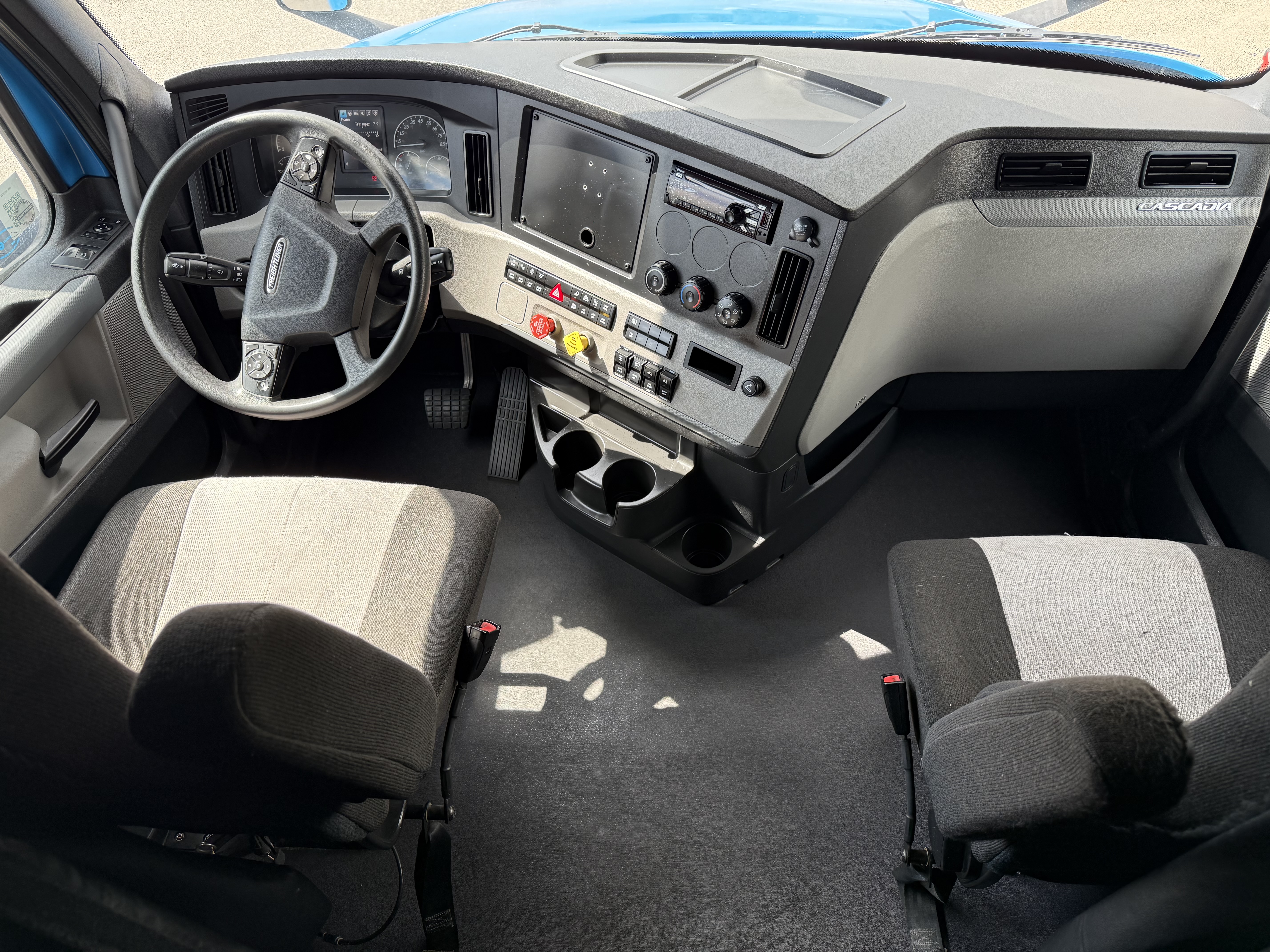 2022 FREIGHTLINER CASCADIA 126SLP - image 16