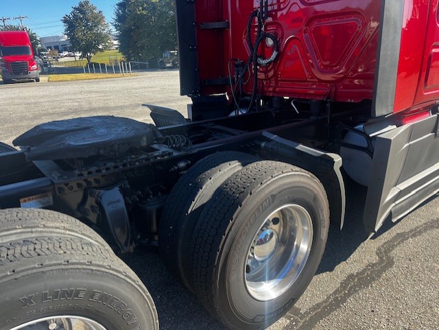 2020 FREIGHTLINER CASCADIA 126SLP - image 4