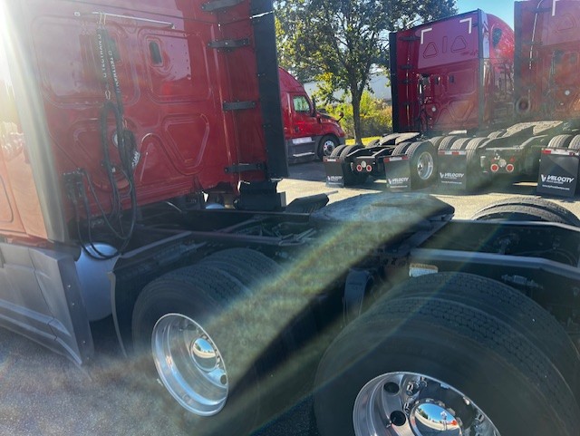 2020 FREIGHTLINER CASCADIA 126SLP - image 6