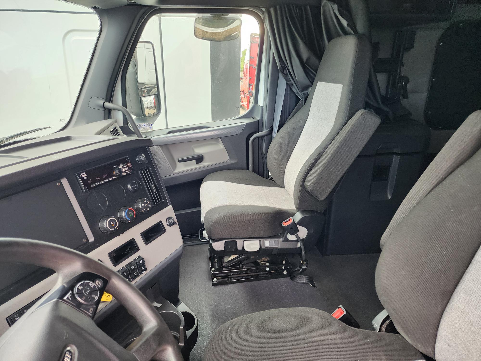 2021 FREIGHTLINER CASCADIA 126SLP - image 16