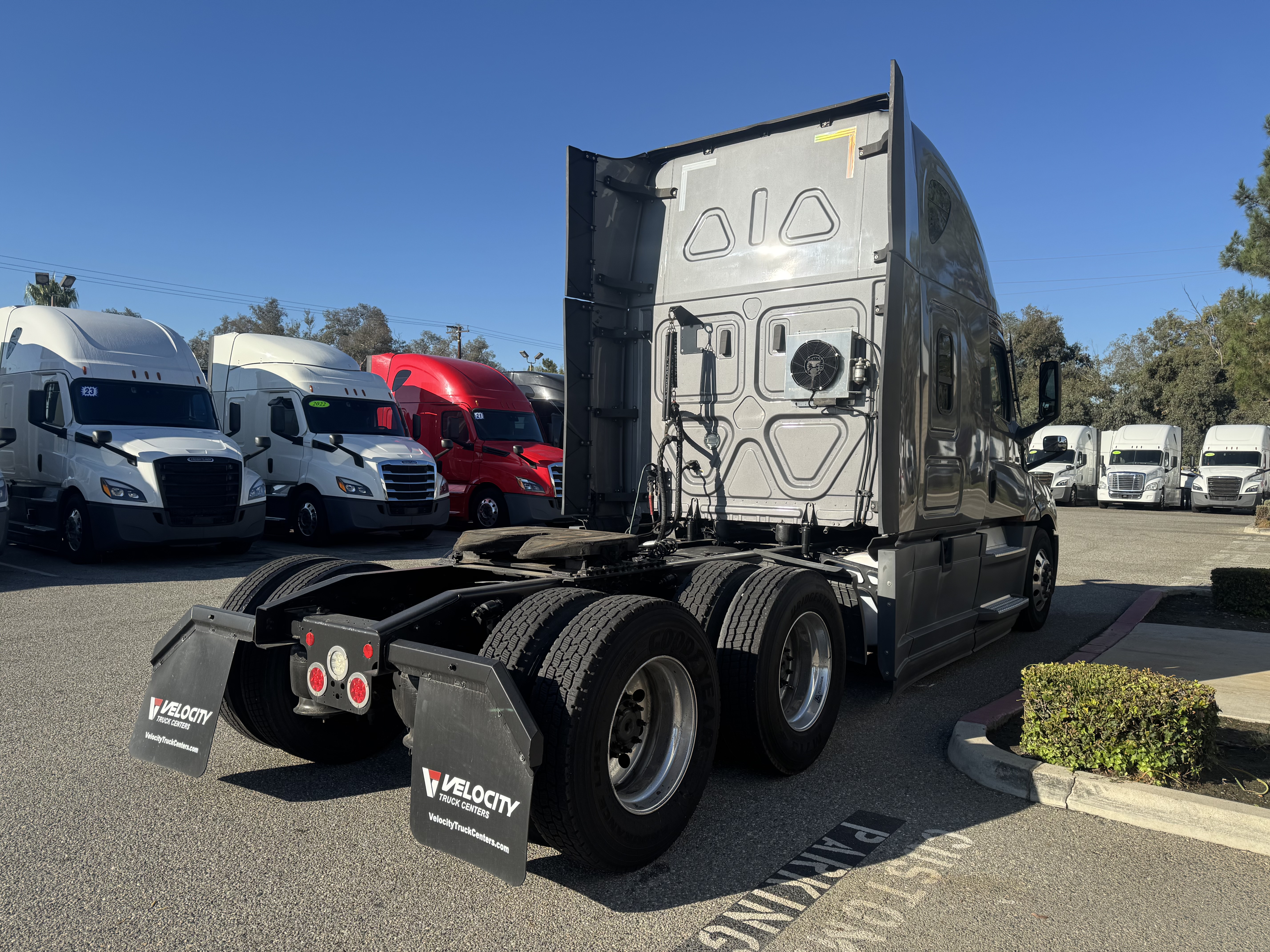 2021 FREIGHTLINER CASCADIA 126SLP - image 6