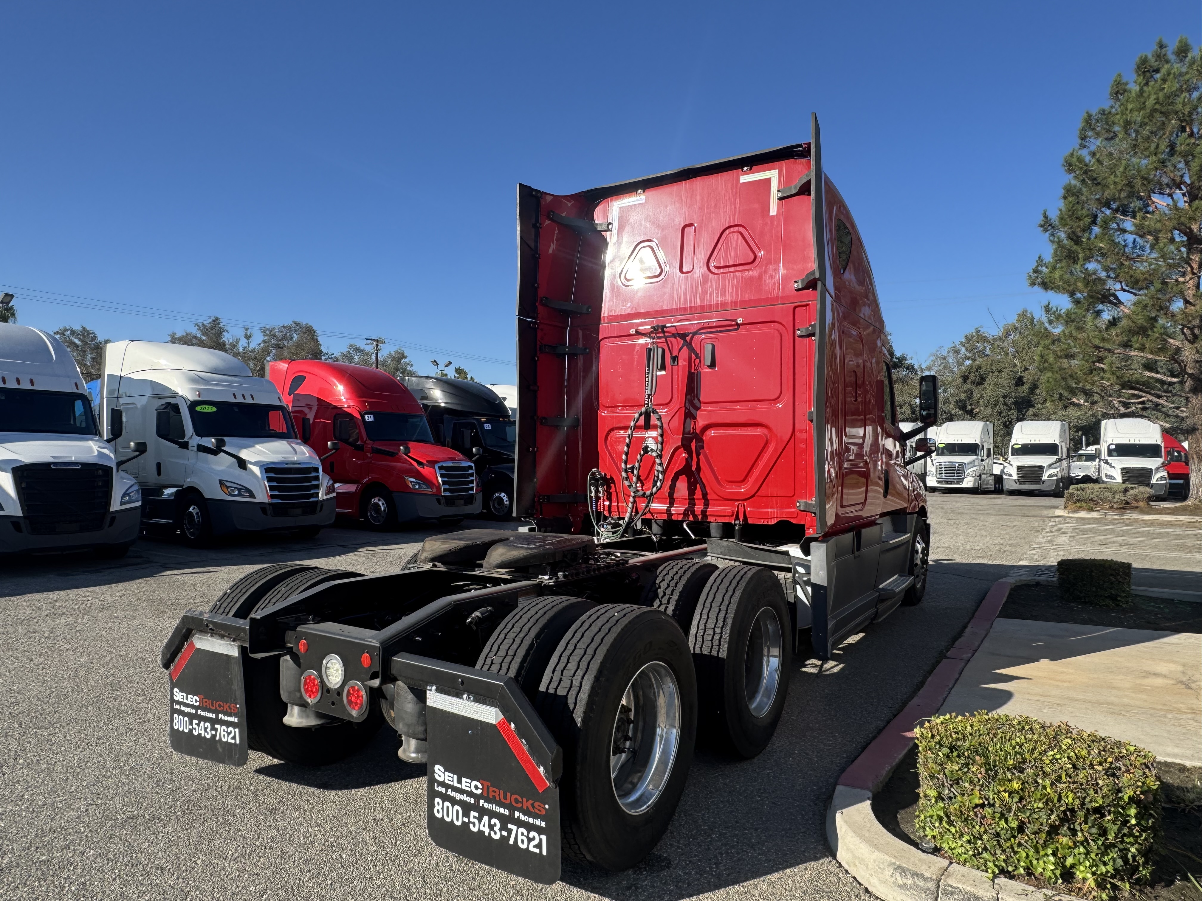 2020 FREIGHTLINER CASCADIA 126SLP - image 6