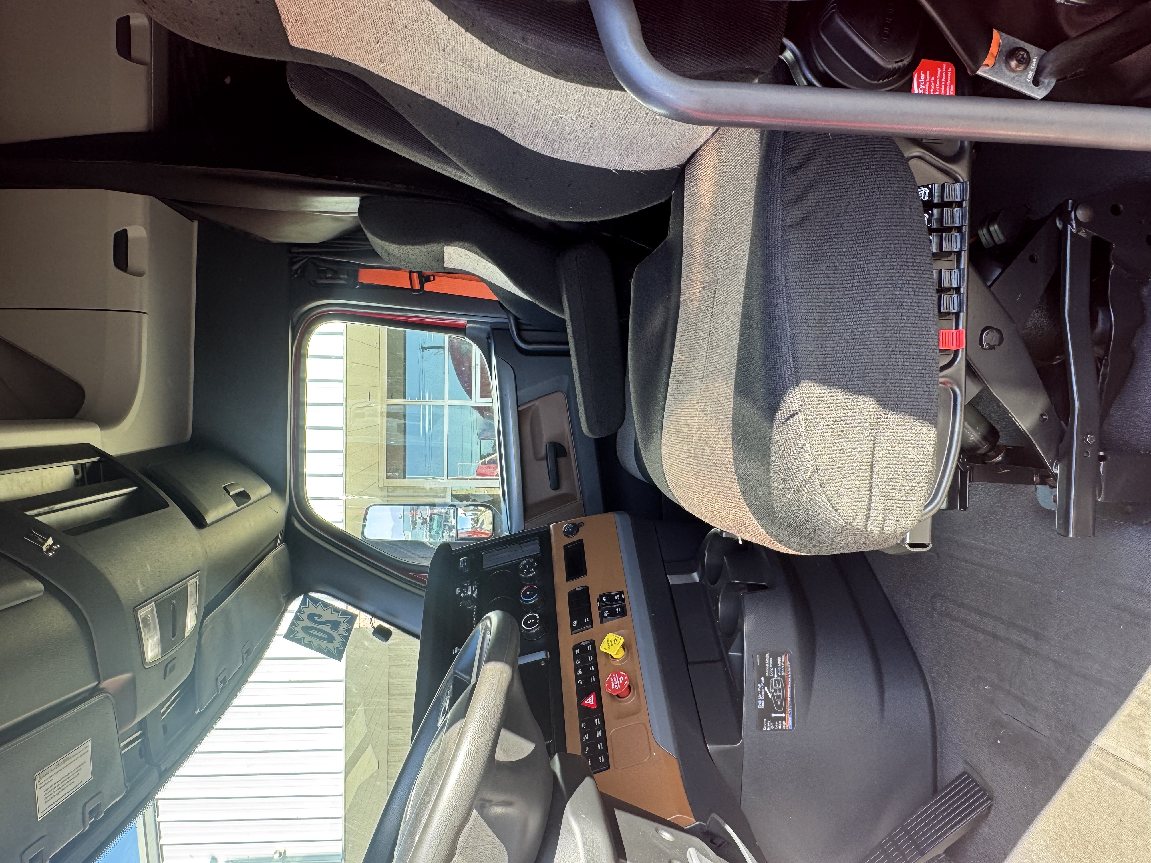 2020 FREIGHTLINER CASCADIA 126SLP - image 15