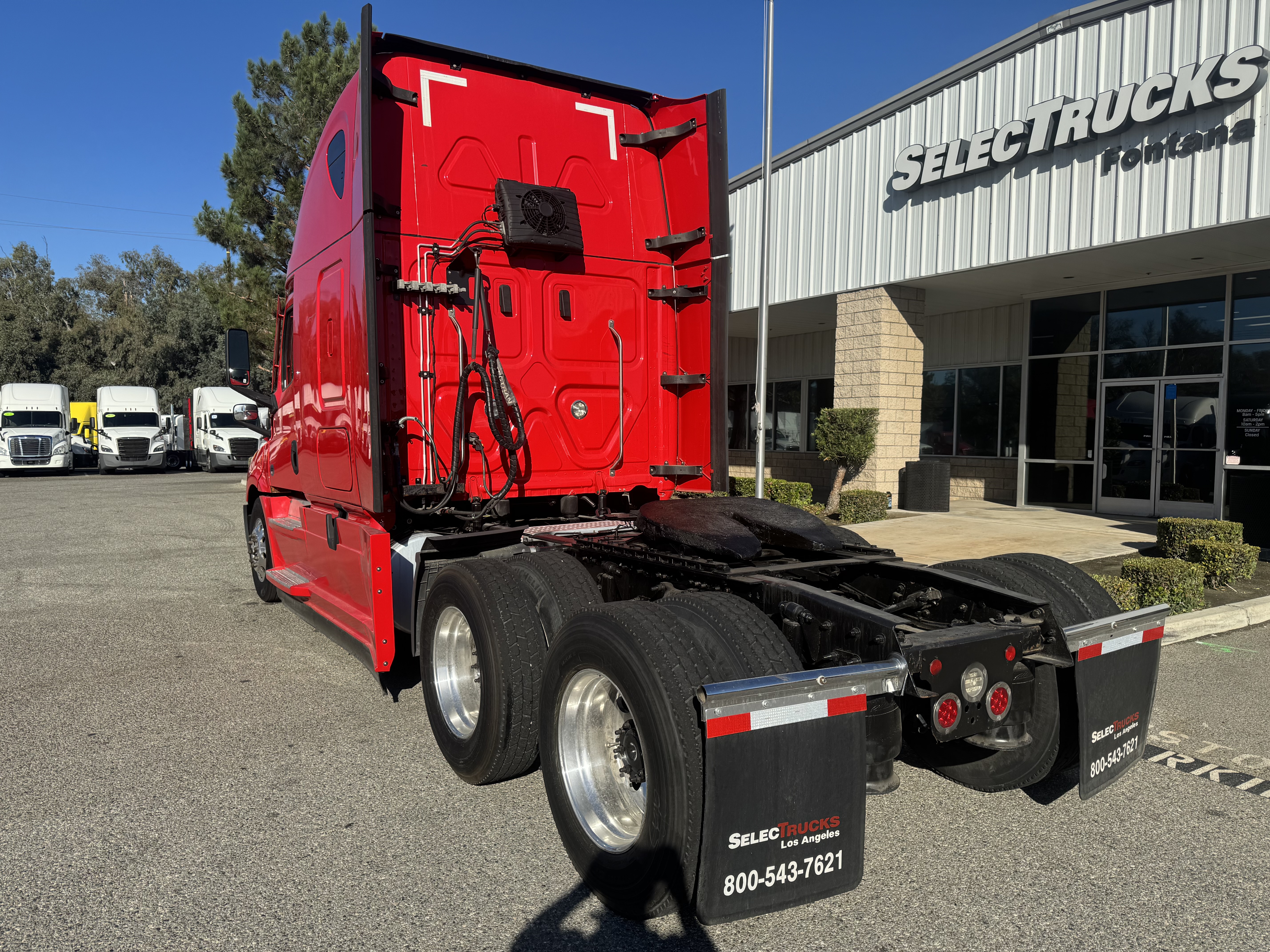 2021 FREIGHTLINER CASCADIA 126SLP - image 4