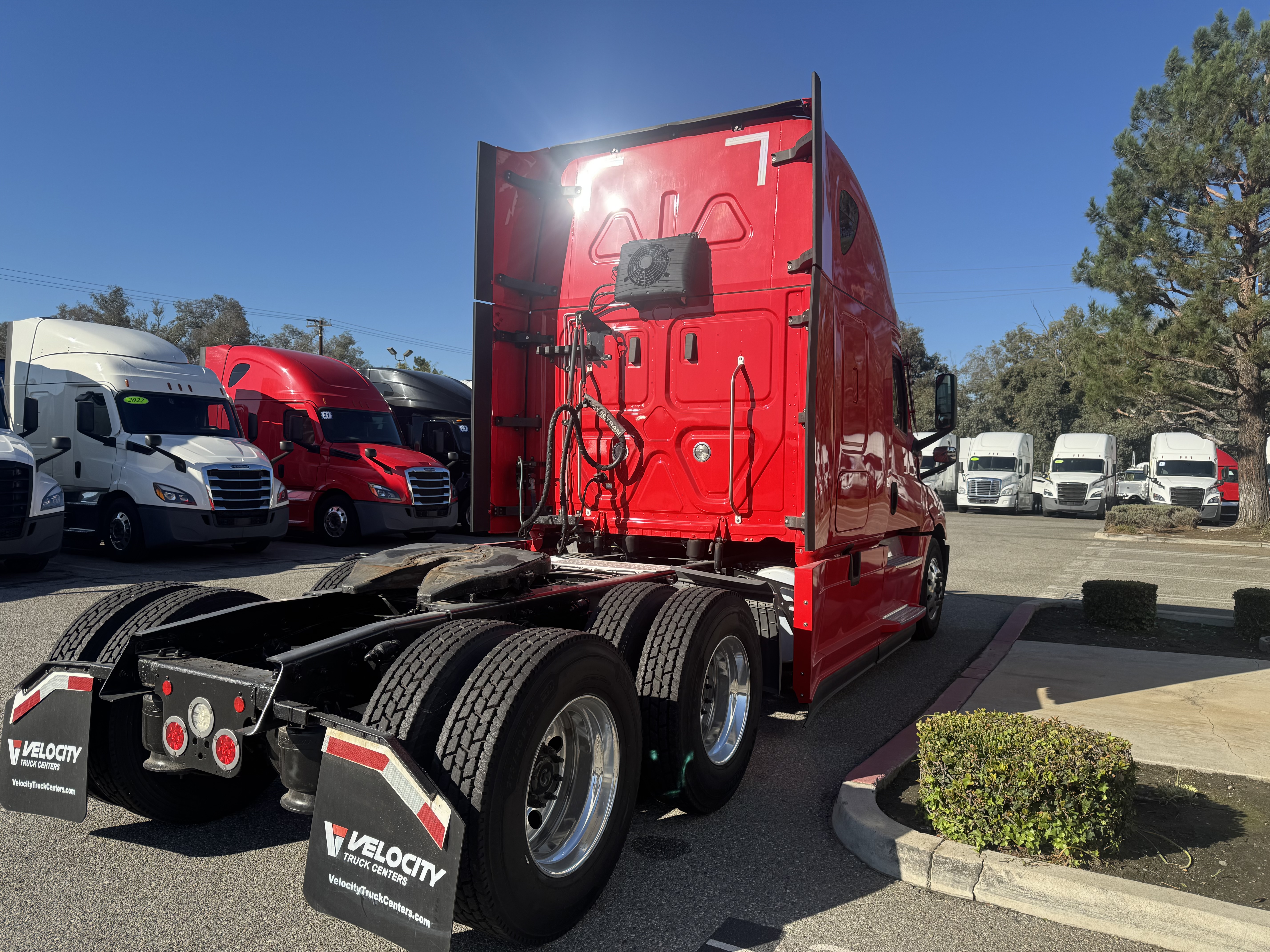 2021 FREIGHTLINER CASCADIA 126SLP - image 6