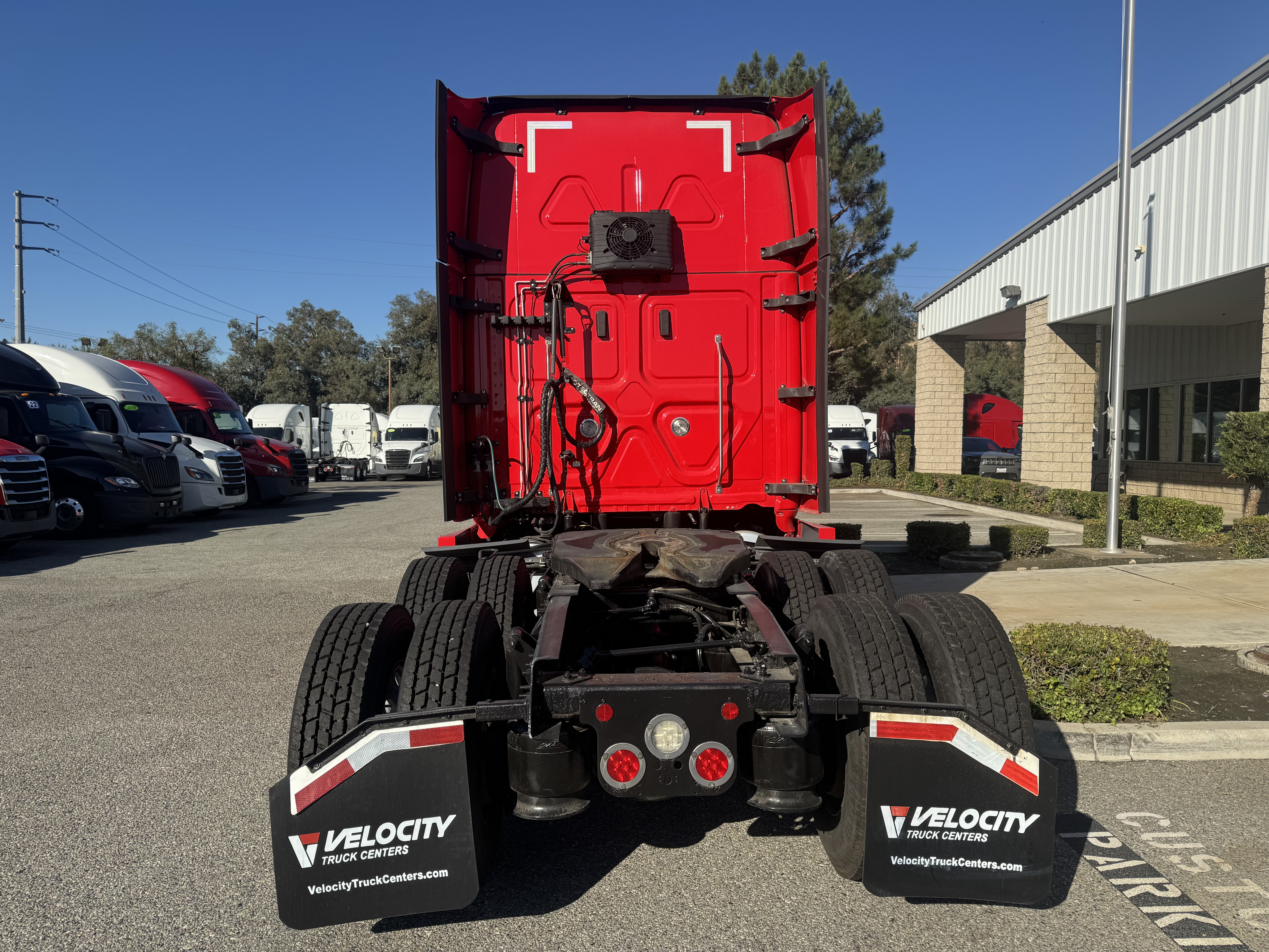 2021 FREIGHTLINER CASCADIA 126SLP - image 5