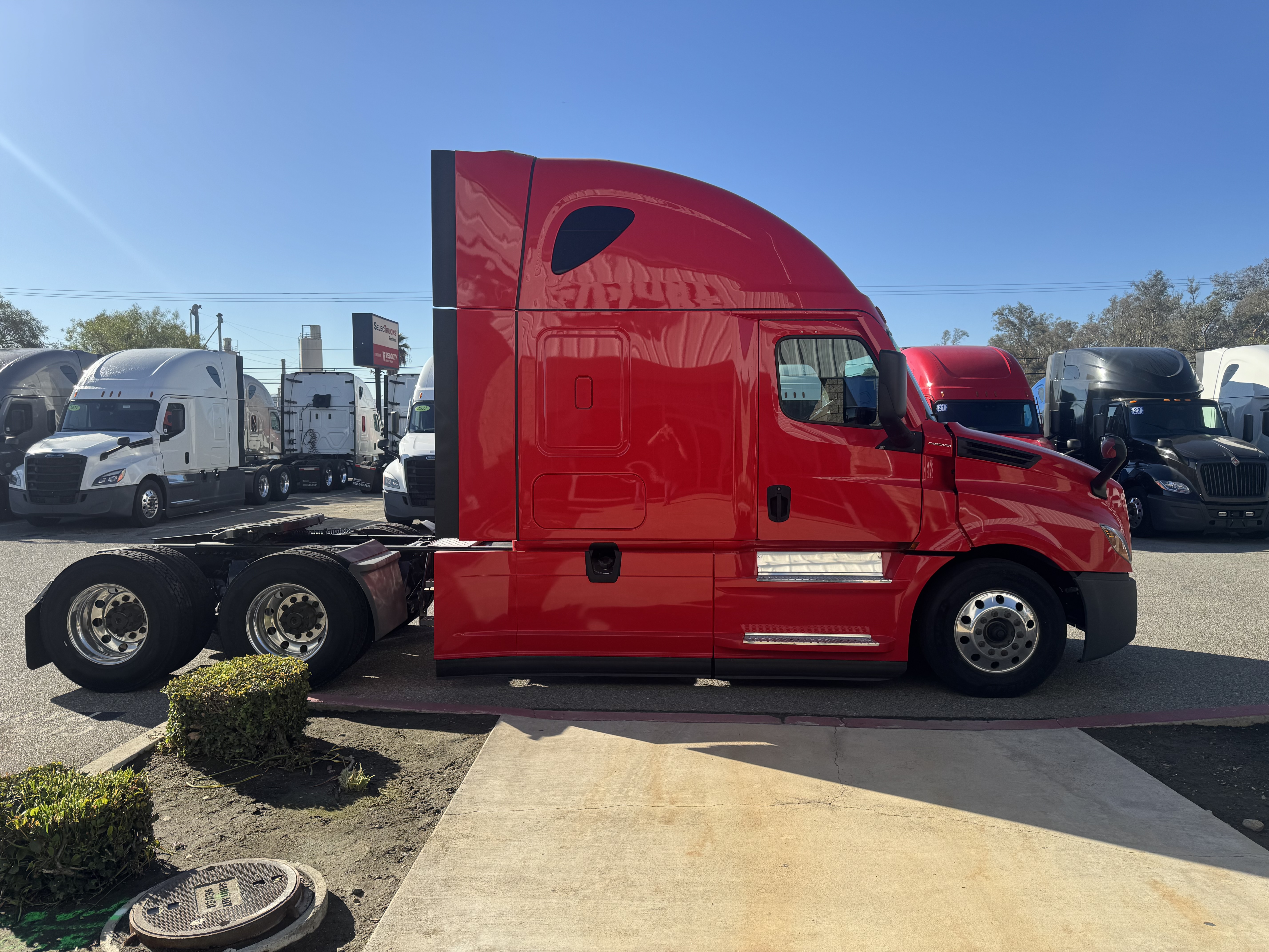 2021 FREIGHTLINER CASCADIA 126SLP - image 8