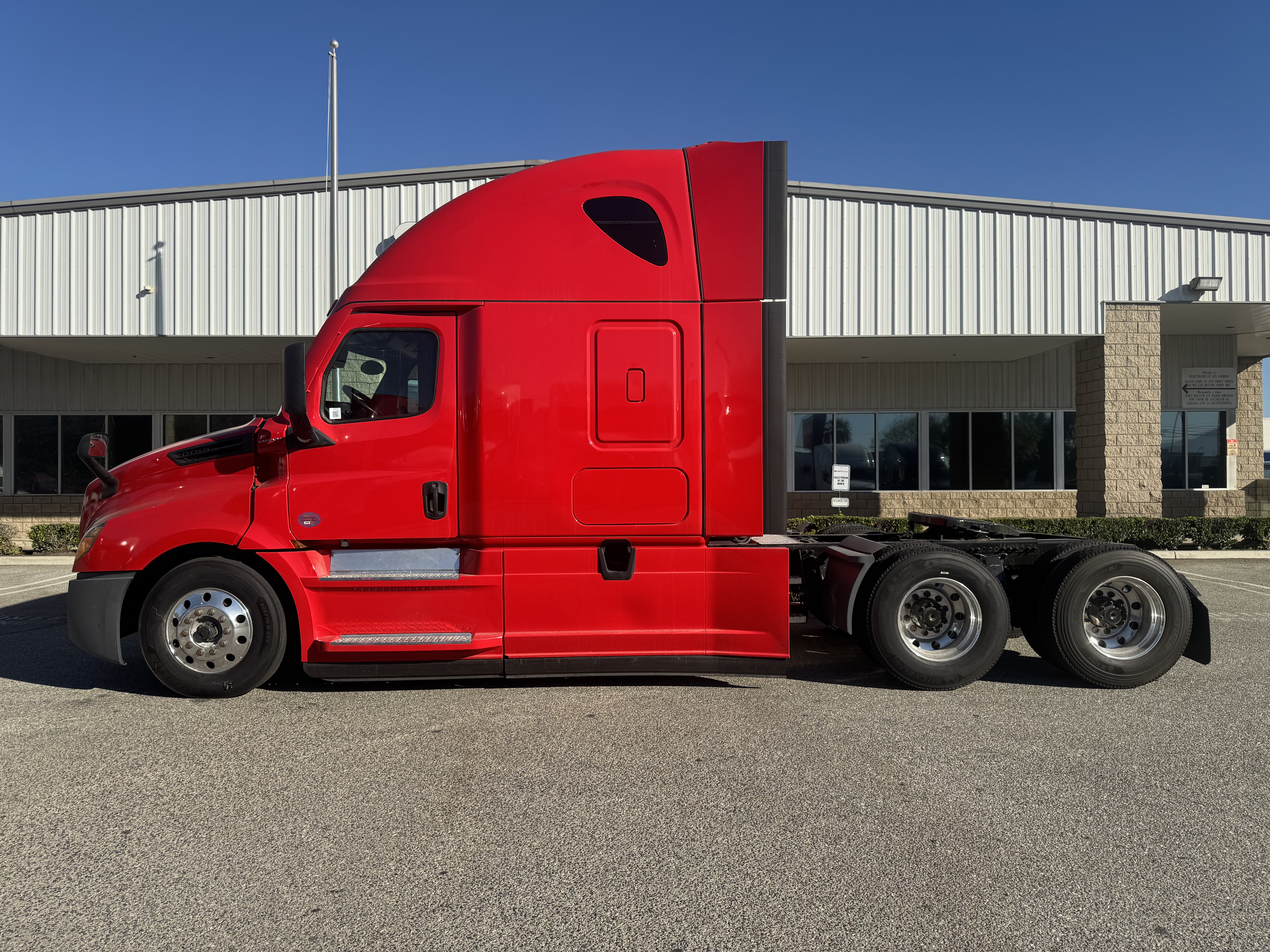 2021 FREIGHTLINER CASCADIA 126SLP - image 3