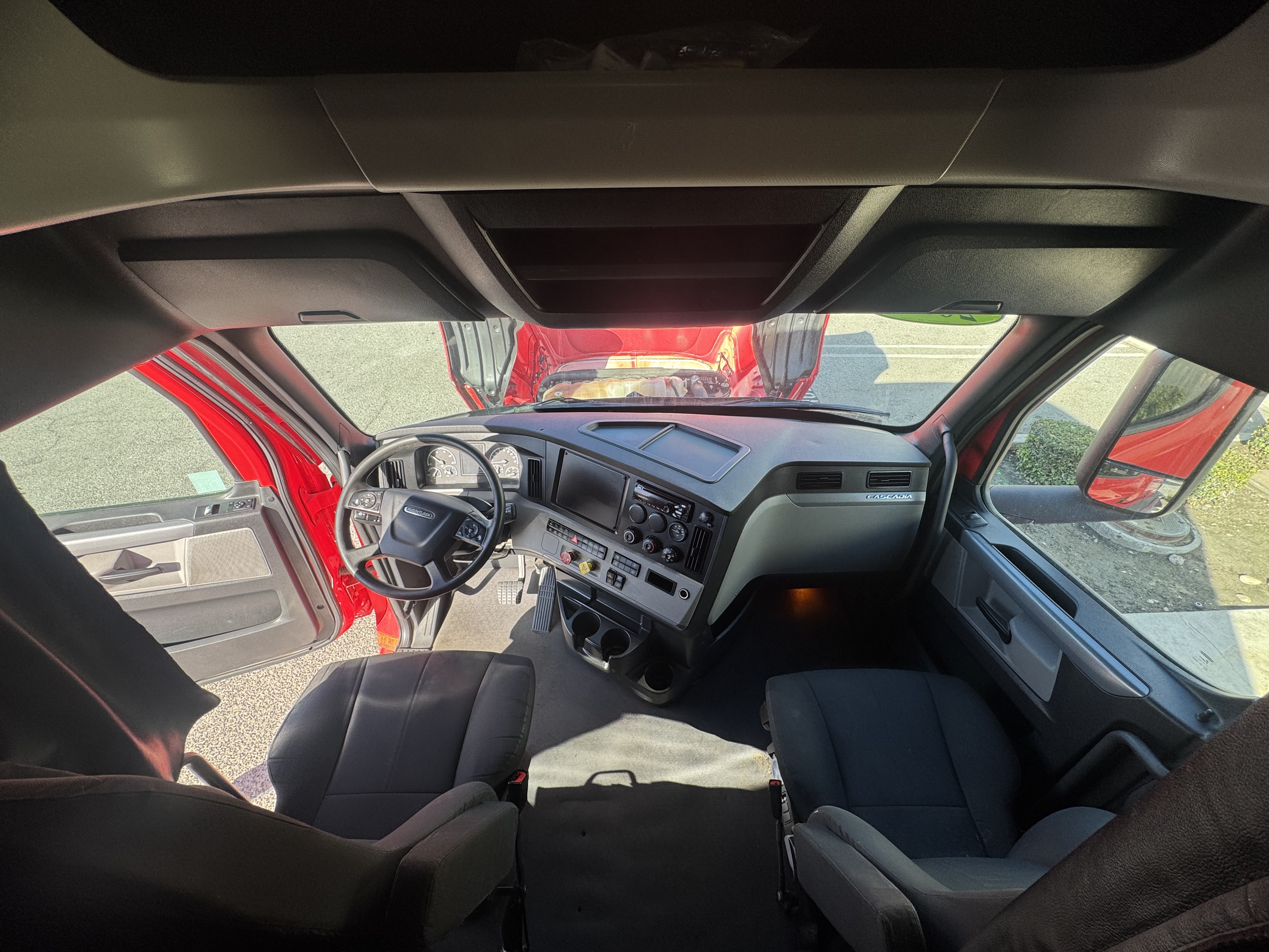 2021 FREIGHTLINER CASCADIA 126SLP - image 18