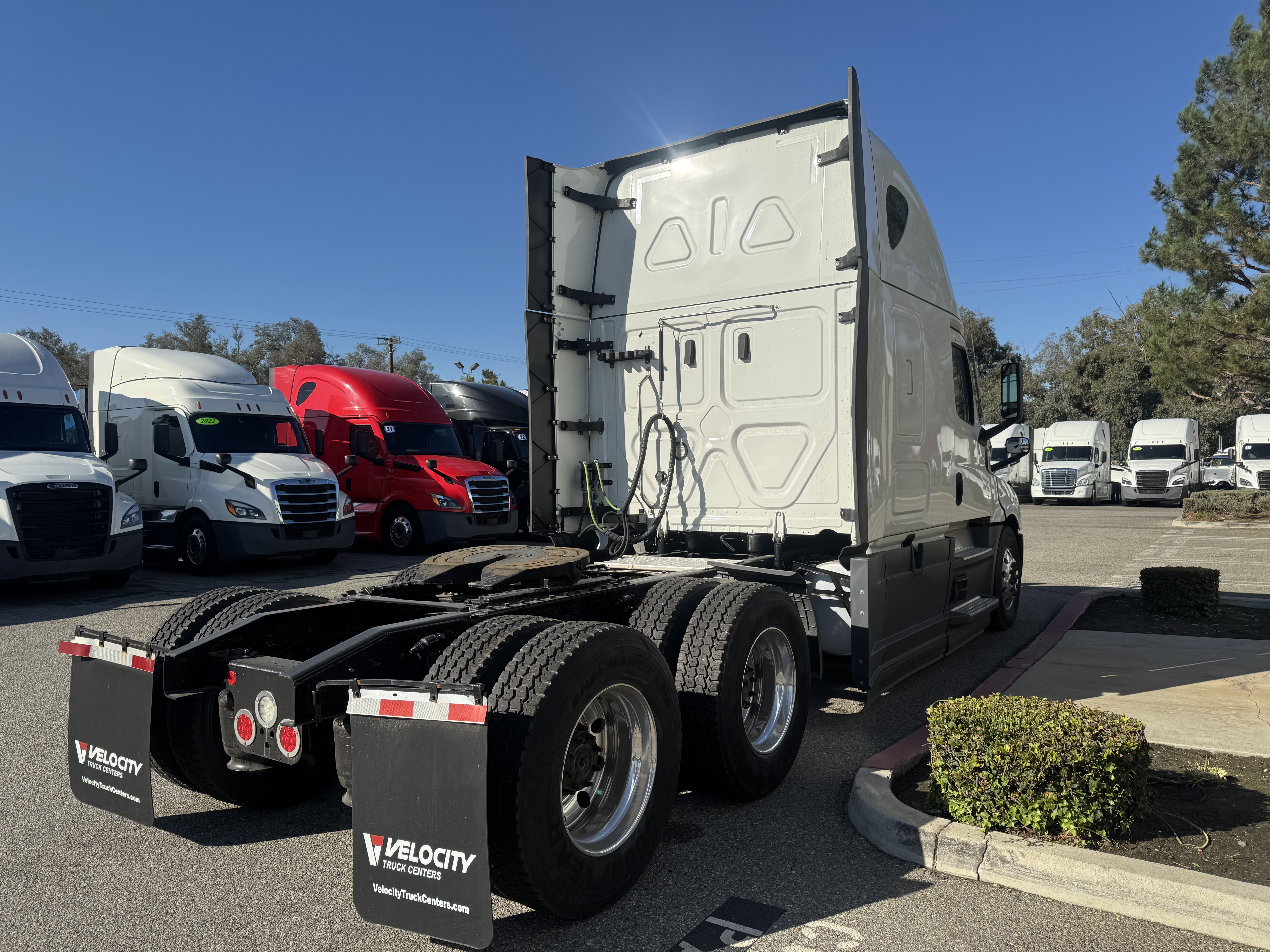 2023 FREIGHTLINER CASCADIA 126SLP - image 6