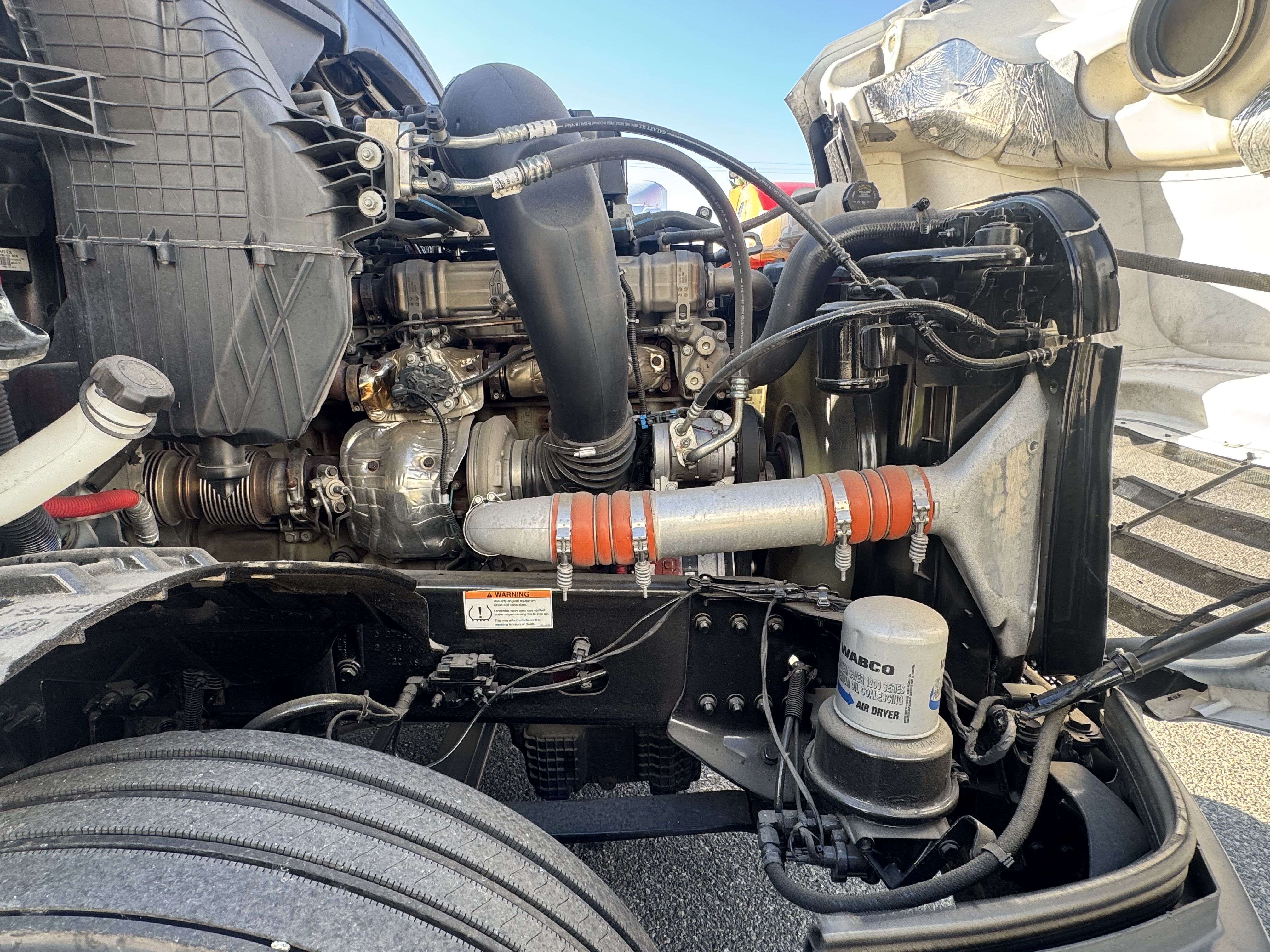 2023 FREIGHTLINER CASCADIA 126SLP - image 9