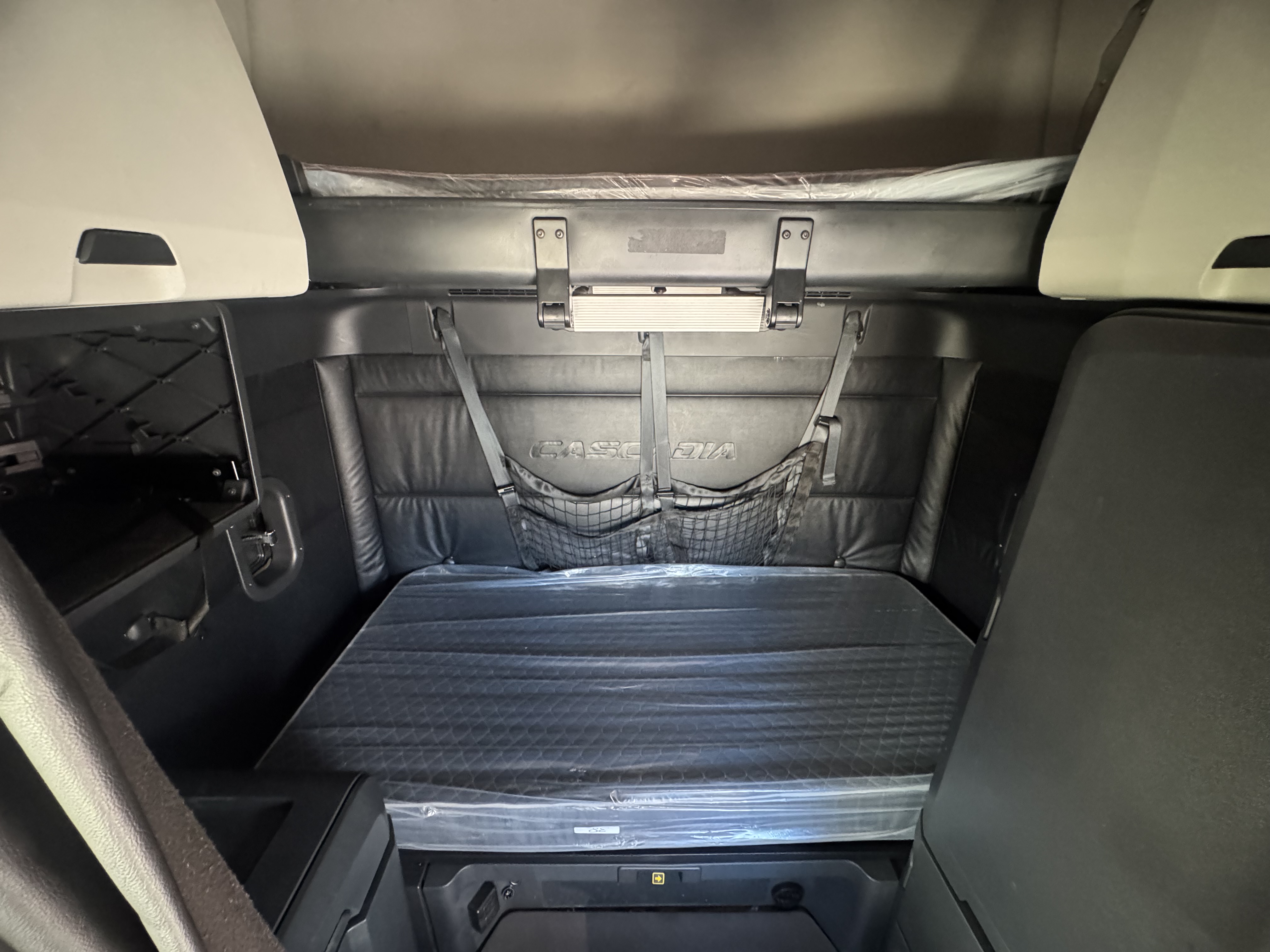 2023 FREIGHTLINER CASCADIA 126SLP - image 15