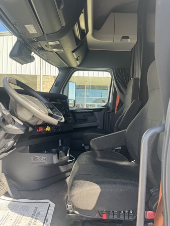 FREIGHTLINER CASCADIA 126SLP 2023