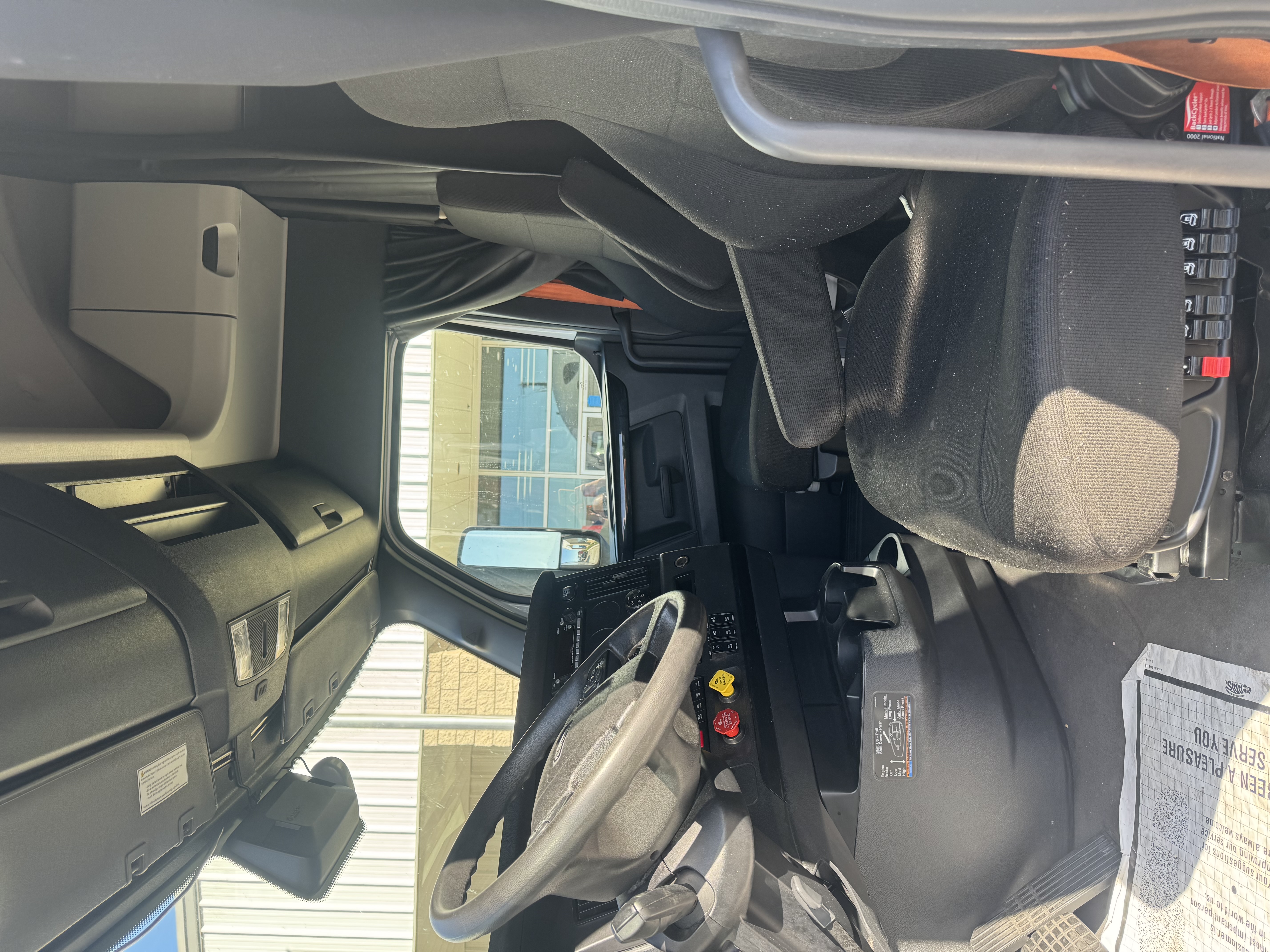 2023 FREIGHTLINER CASCADIA 126SLP - image 16