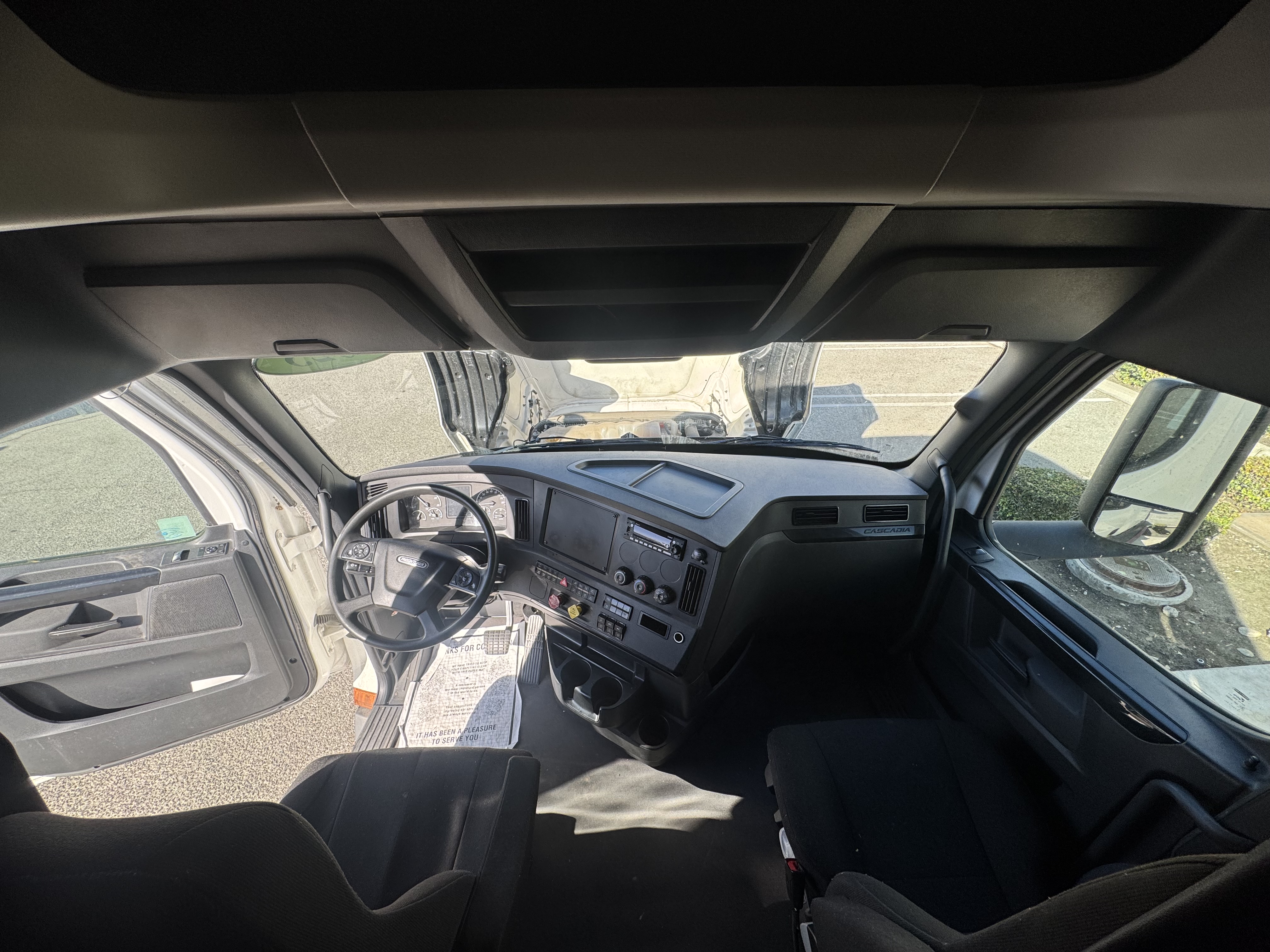 2023 FREIGHTLINER CASCADIA 126SLP - image 17