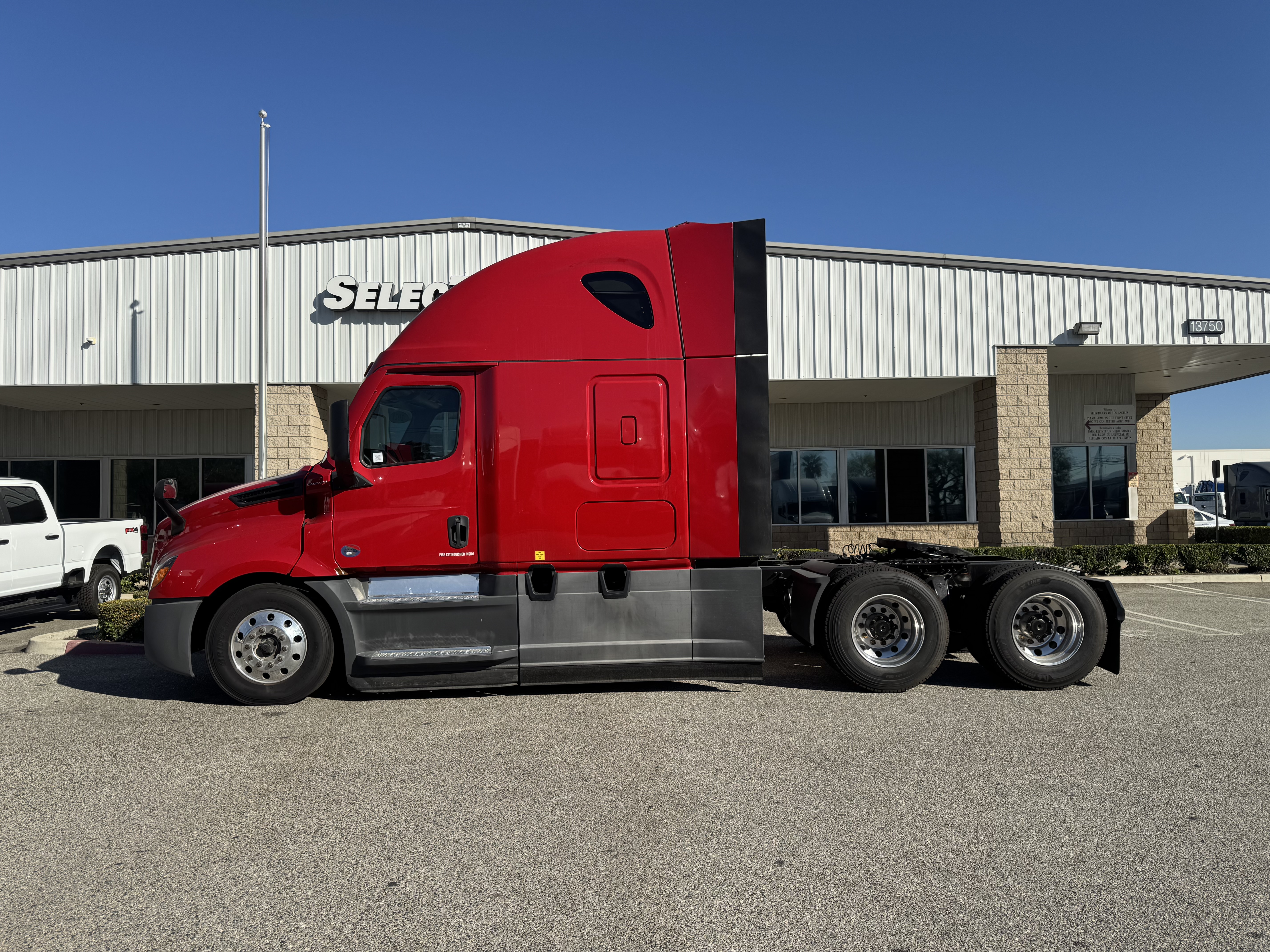 2021 FREIGHTLINER CASCADIA 126SLP - image 3