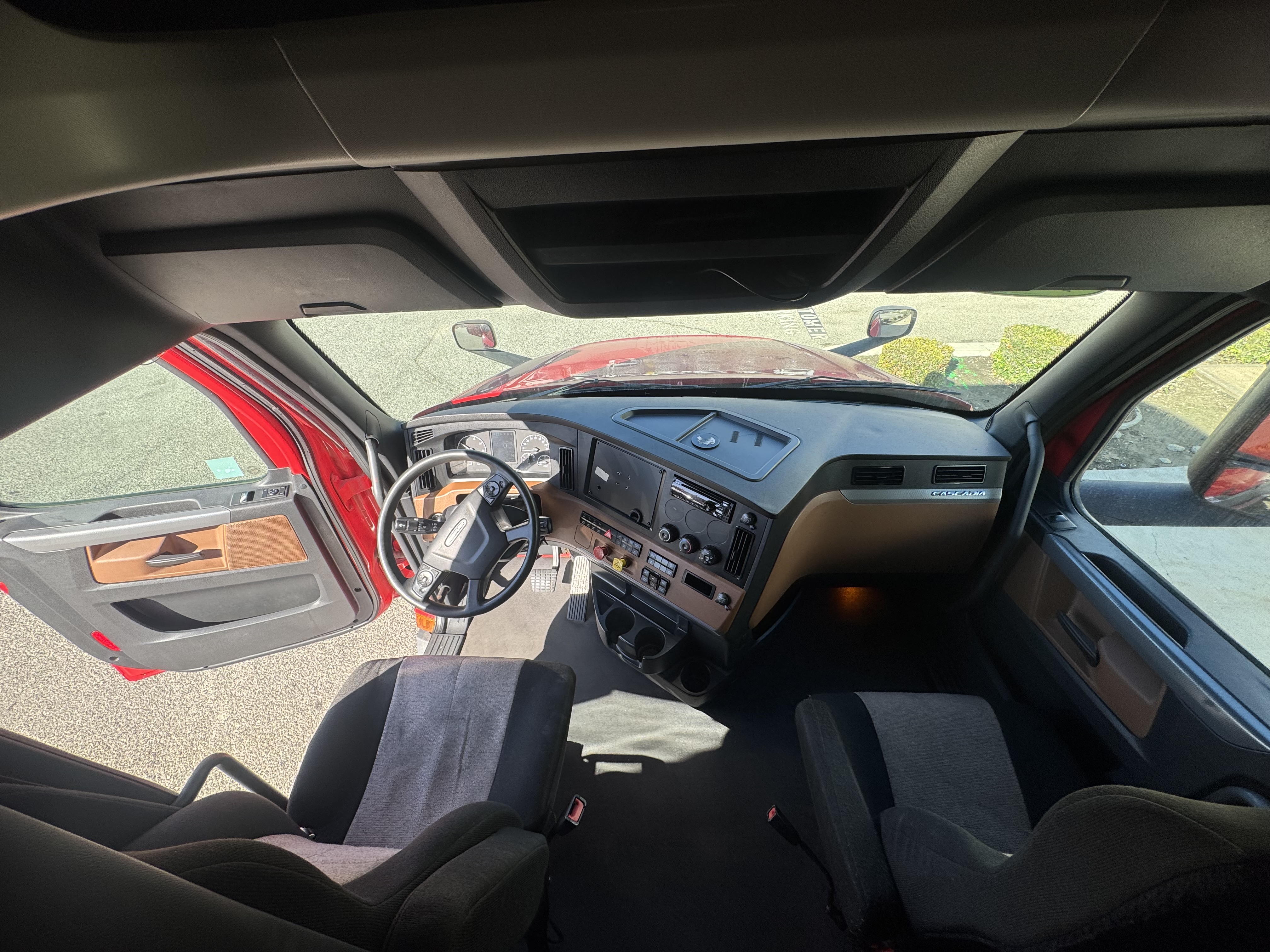 2021 FREIGHTLINER CASCADIA 126SLP - image 16