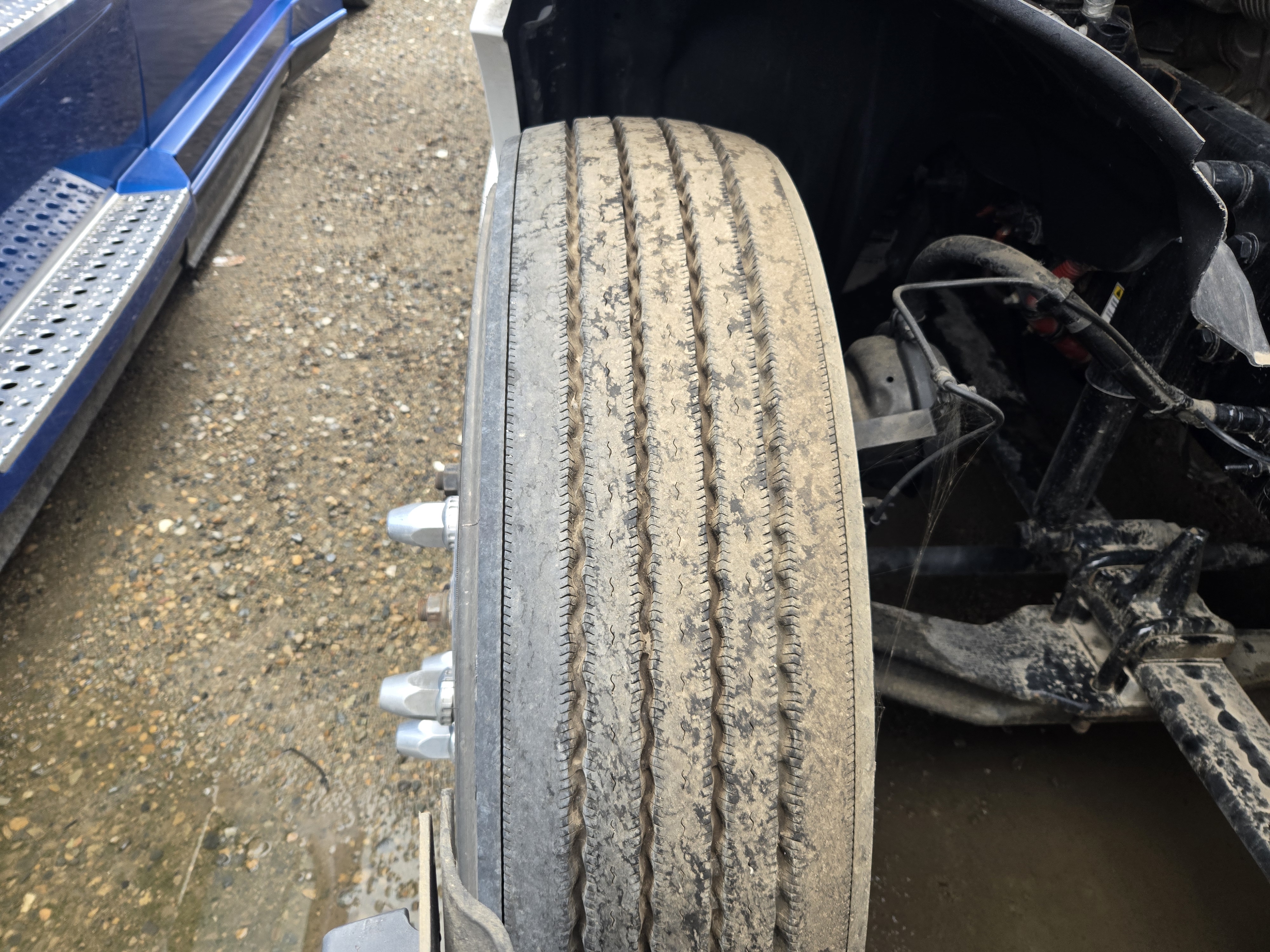 2023 FREIGHTLINER CASCADIA 126SLP - image 13