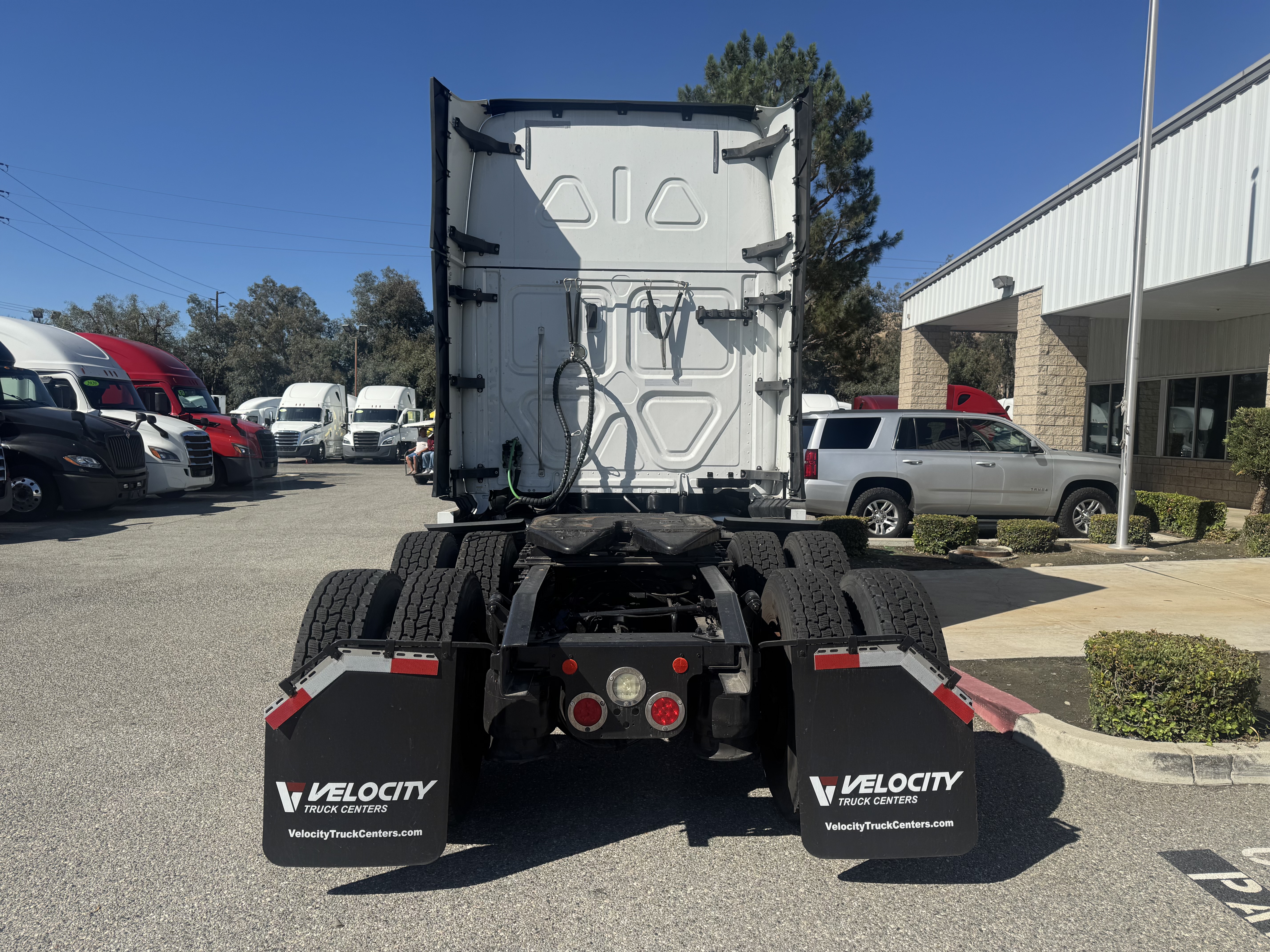 2020 FREIGHTLINER CASCADIA 126SLP - image 5
