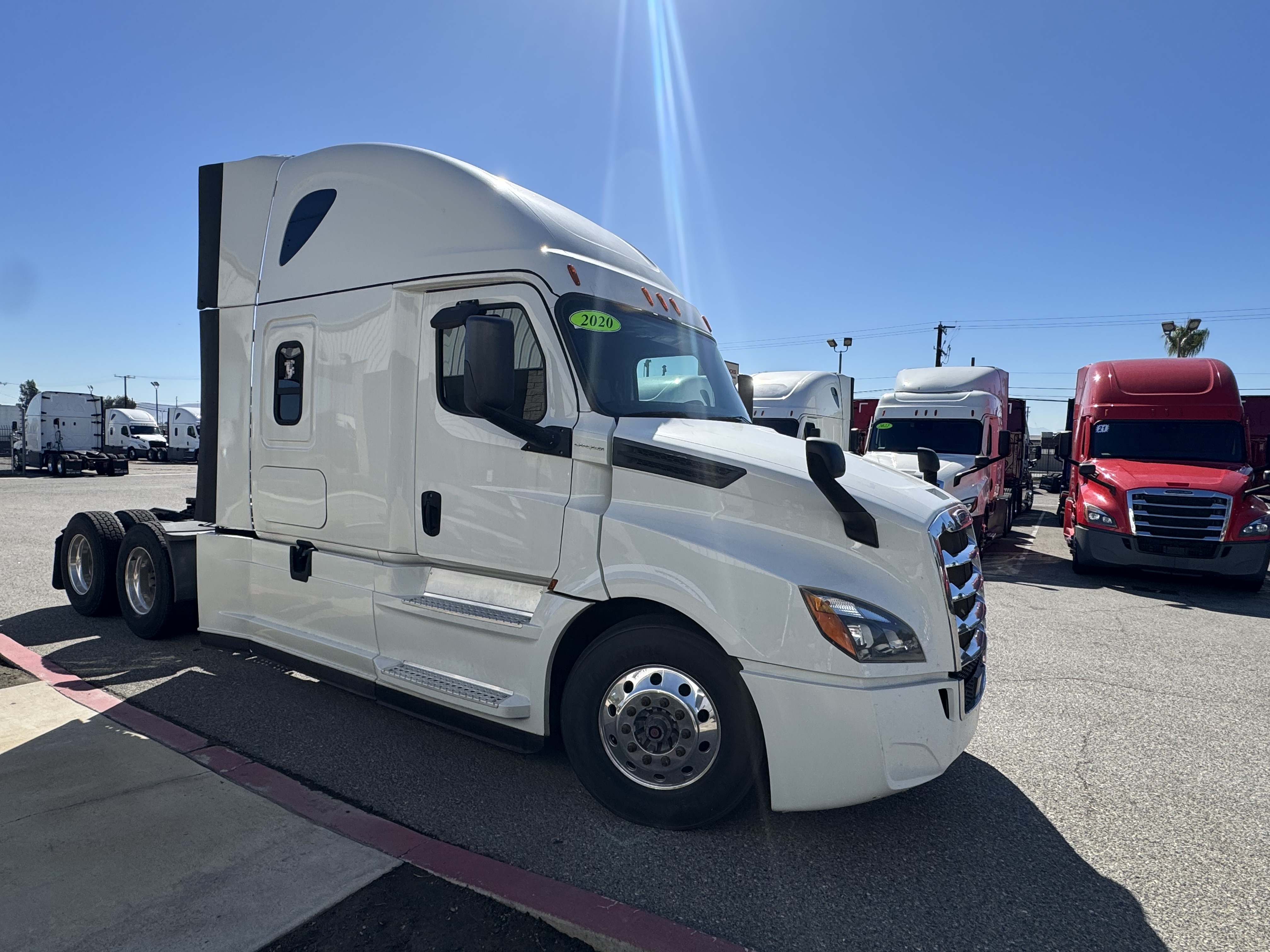 2020 FREIGHTLINER CASCADIA 126SLP - image 8