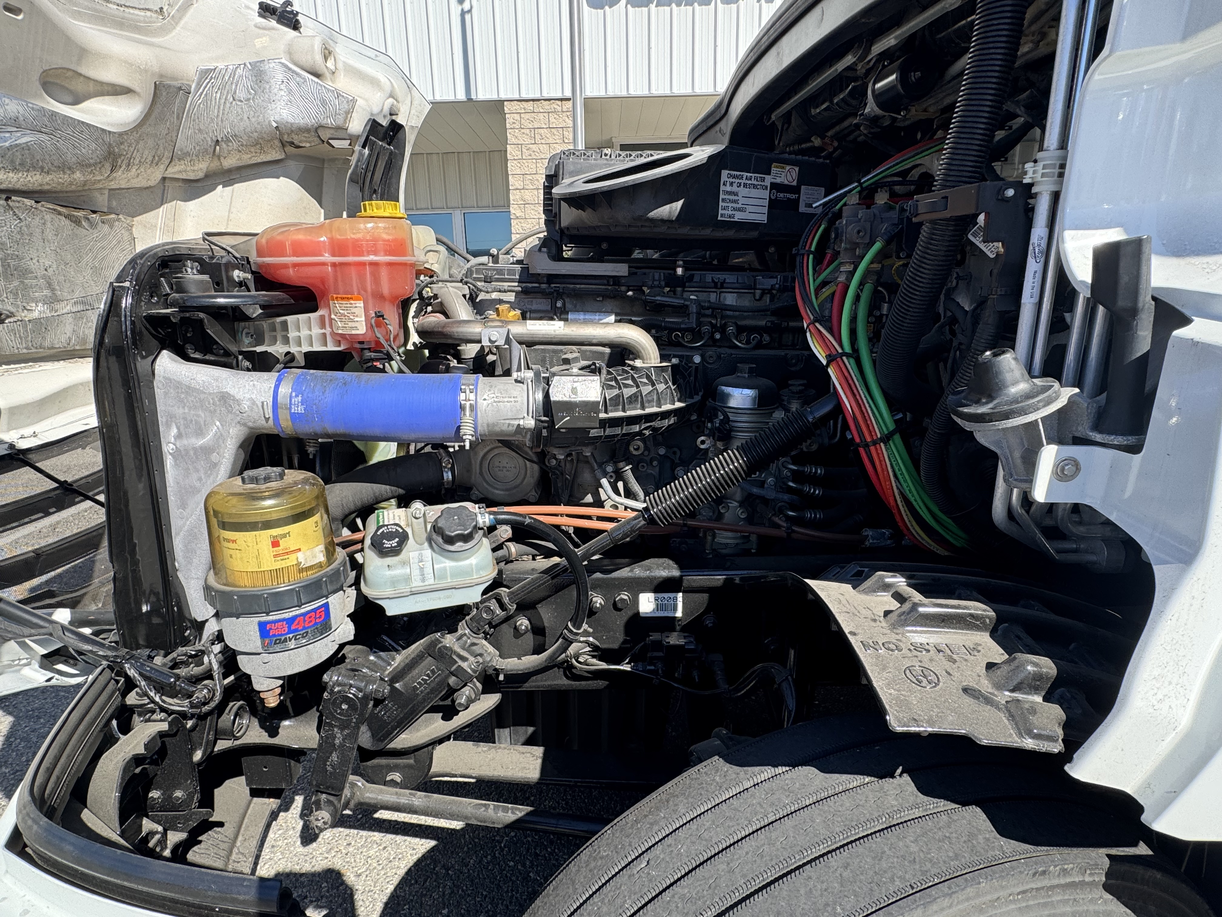 2020 FREIGHTLINER CASCADIA 126SLP - image 10