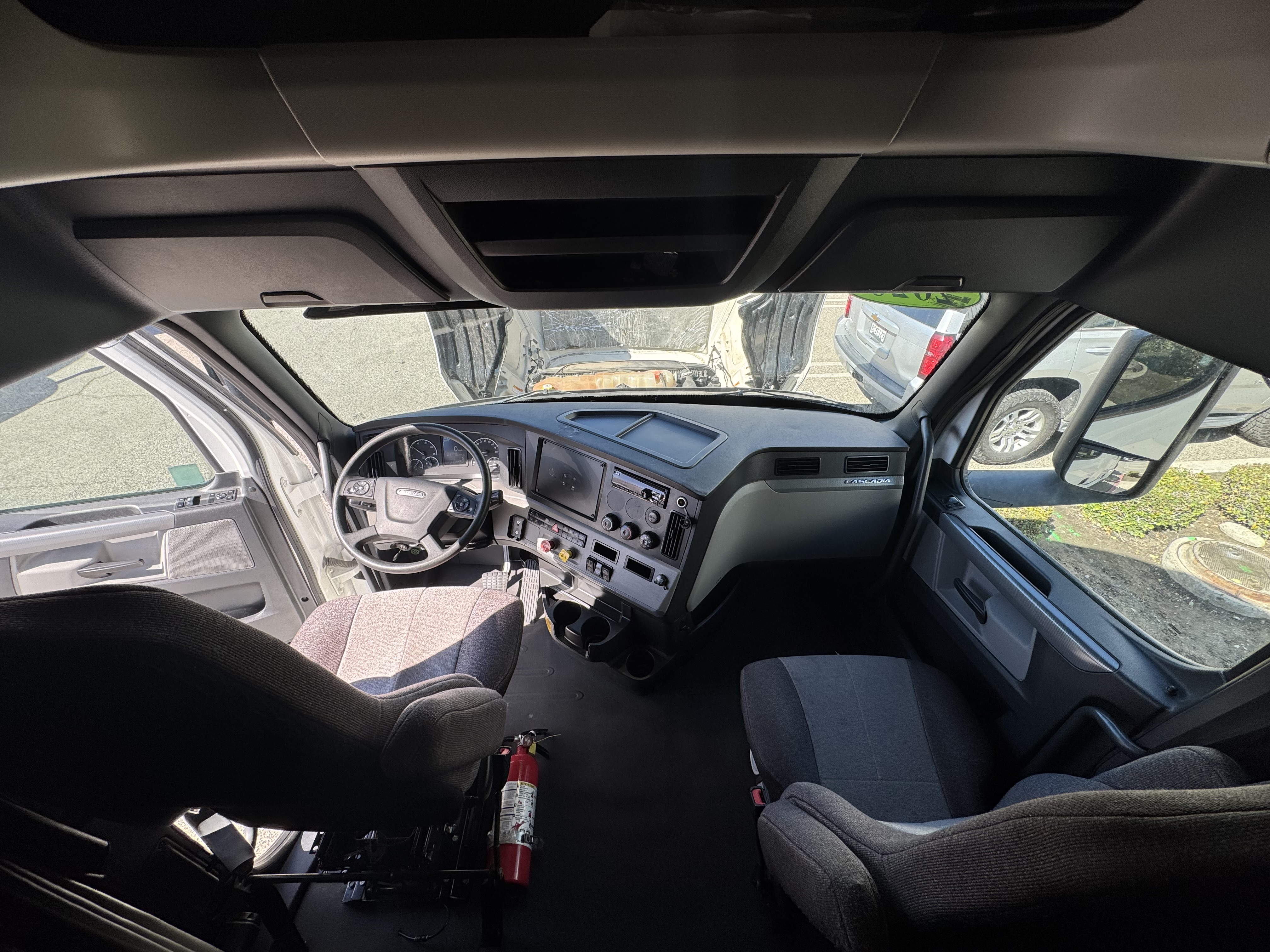 2020 FREIGHTLINER CASCADIA 126SLP - image 17