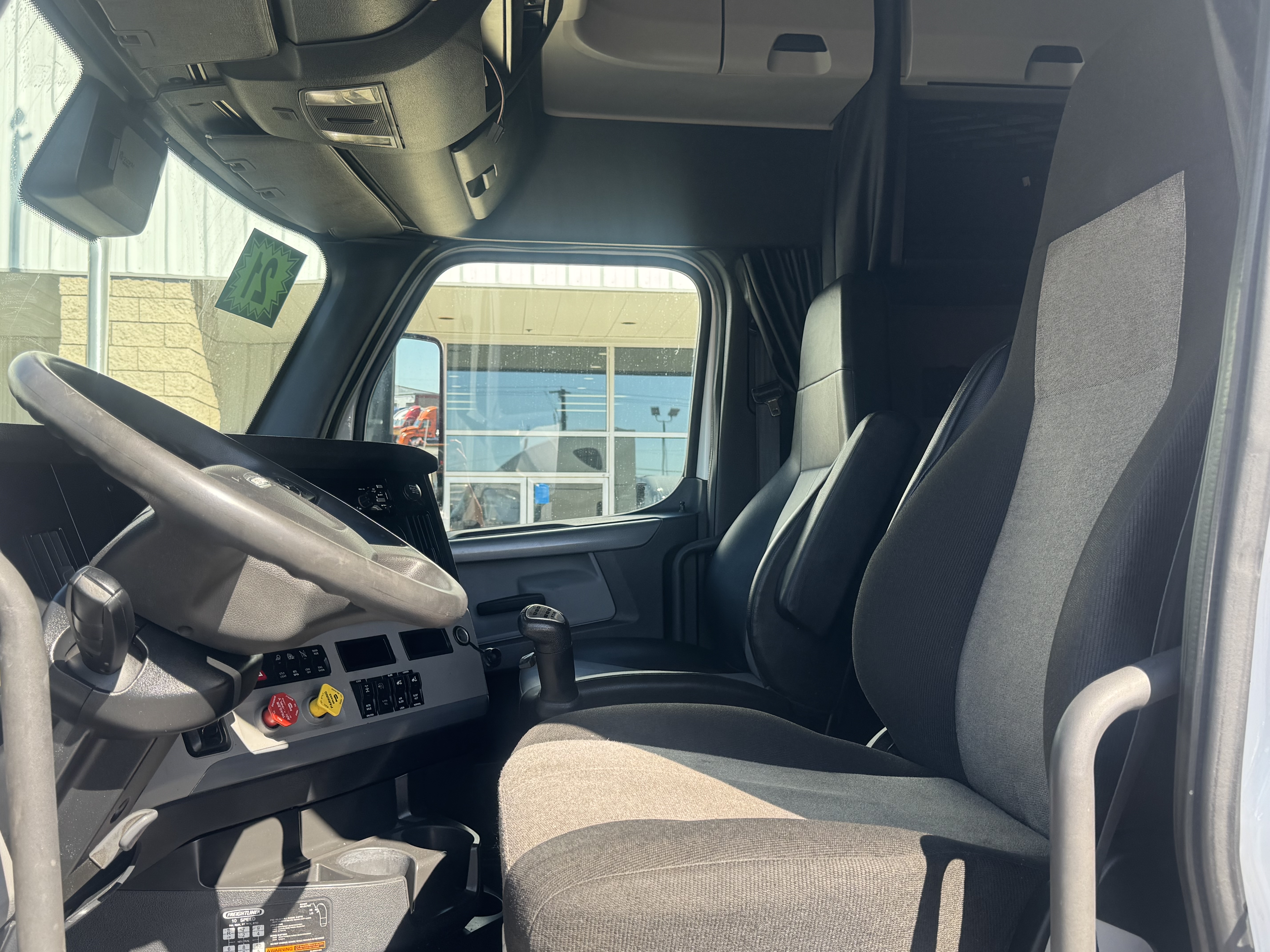 2021 FREIGHTLINER CASCADIA 126SLP - image 16