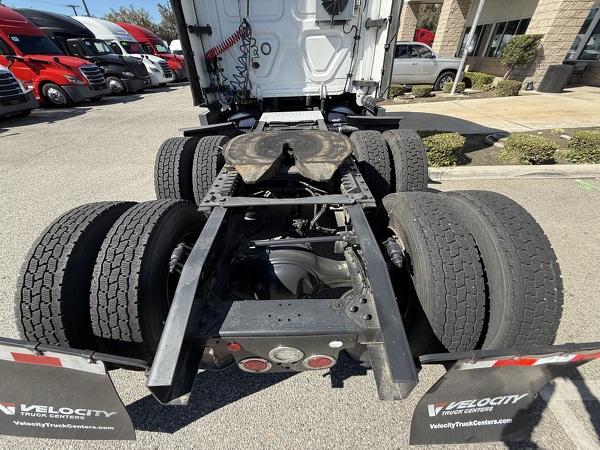 FREIGHTLINER CASCADIA 126SLP 2023