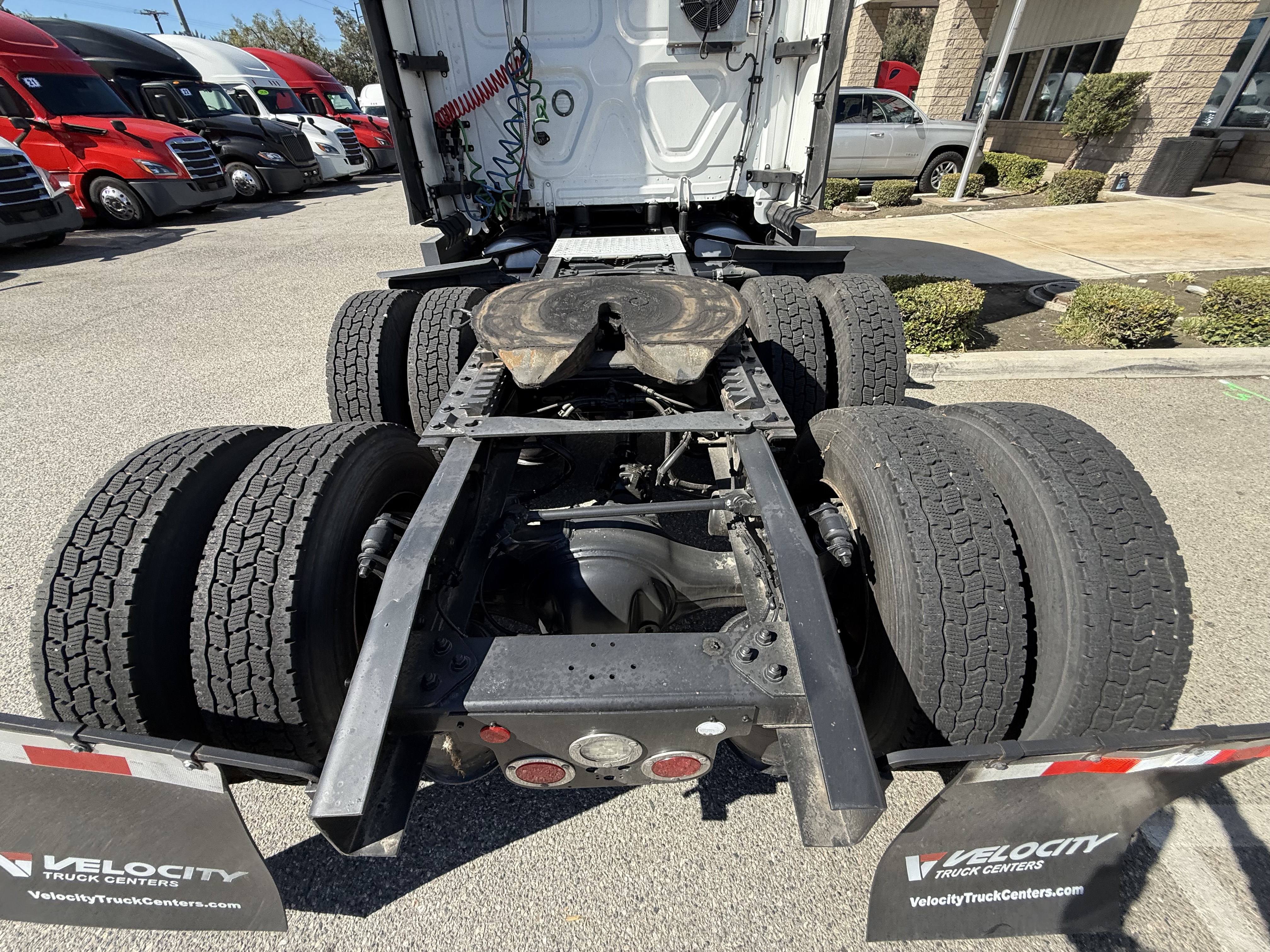 2023 FREIGHTLINER CASCADIA 126SLP - image 6