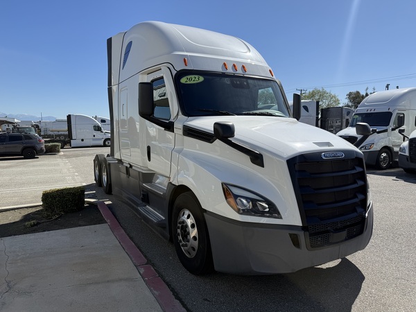 FREIGHTLINER CASCADIA 126SLP 2023