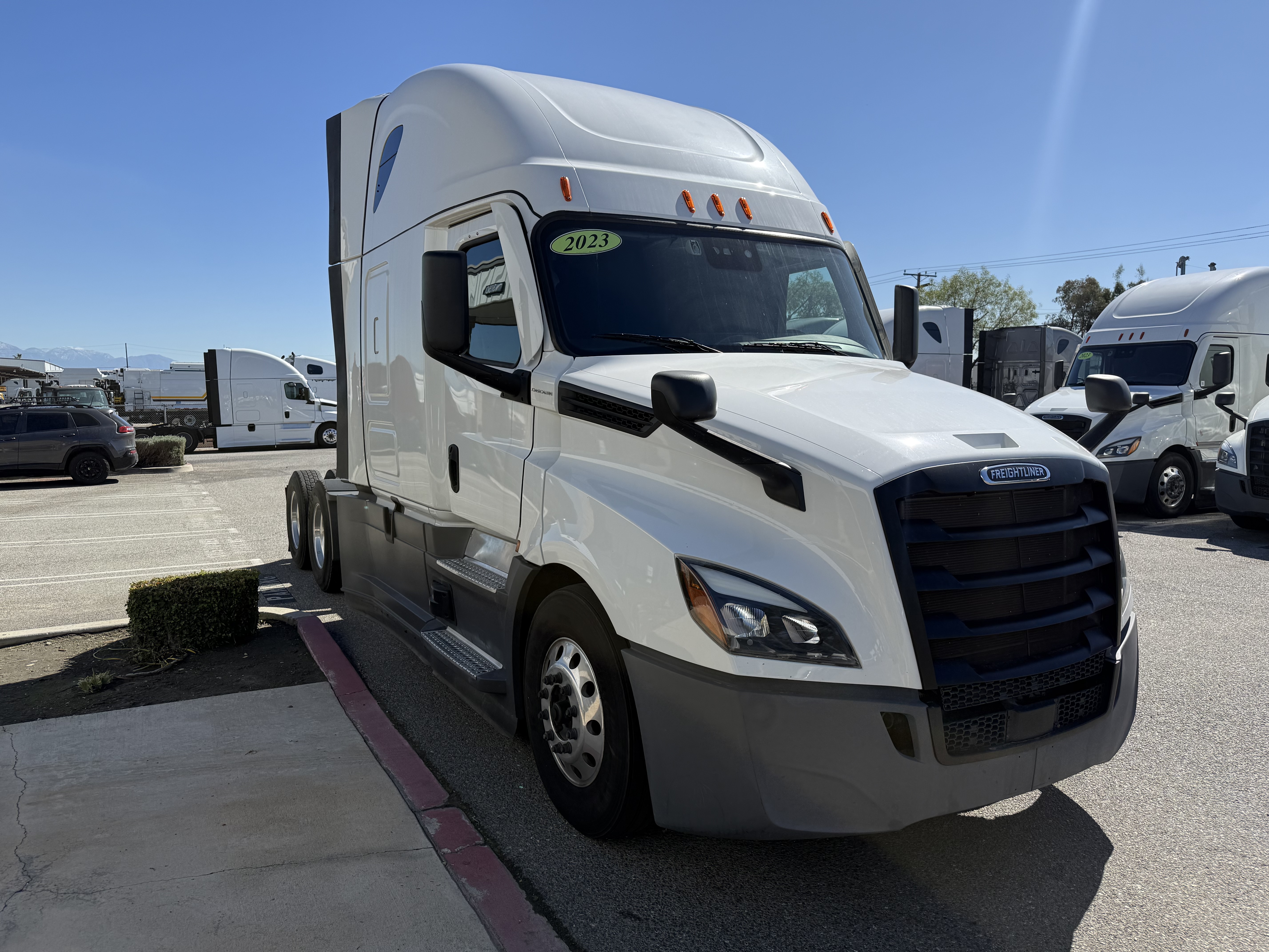2023 FREIGHTLINER CASCADIA 126SLP - image 9