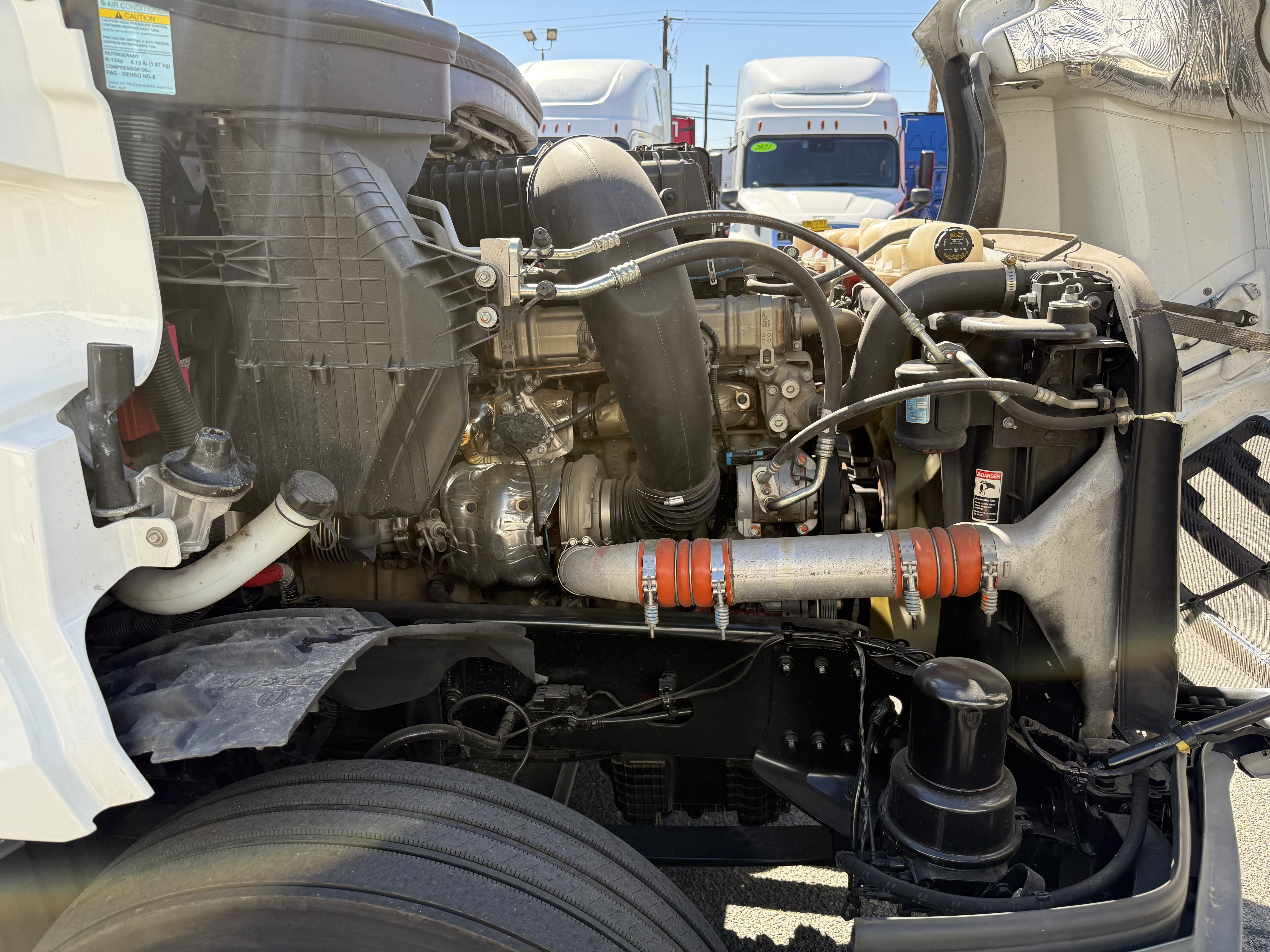 2023 FREIGHTLINER CASCADIA 126SLP - image 10