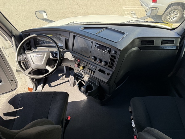 FREIGHTLINER CASCADIA 126SLP 2023