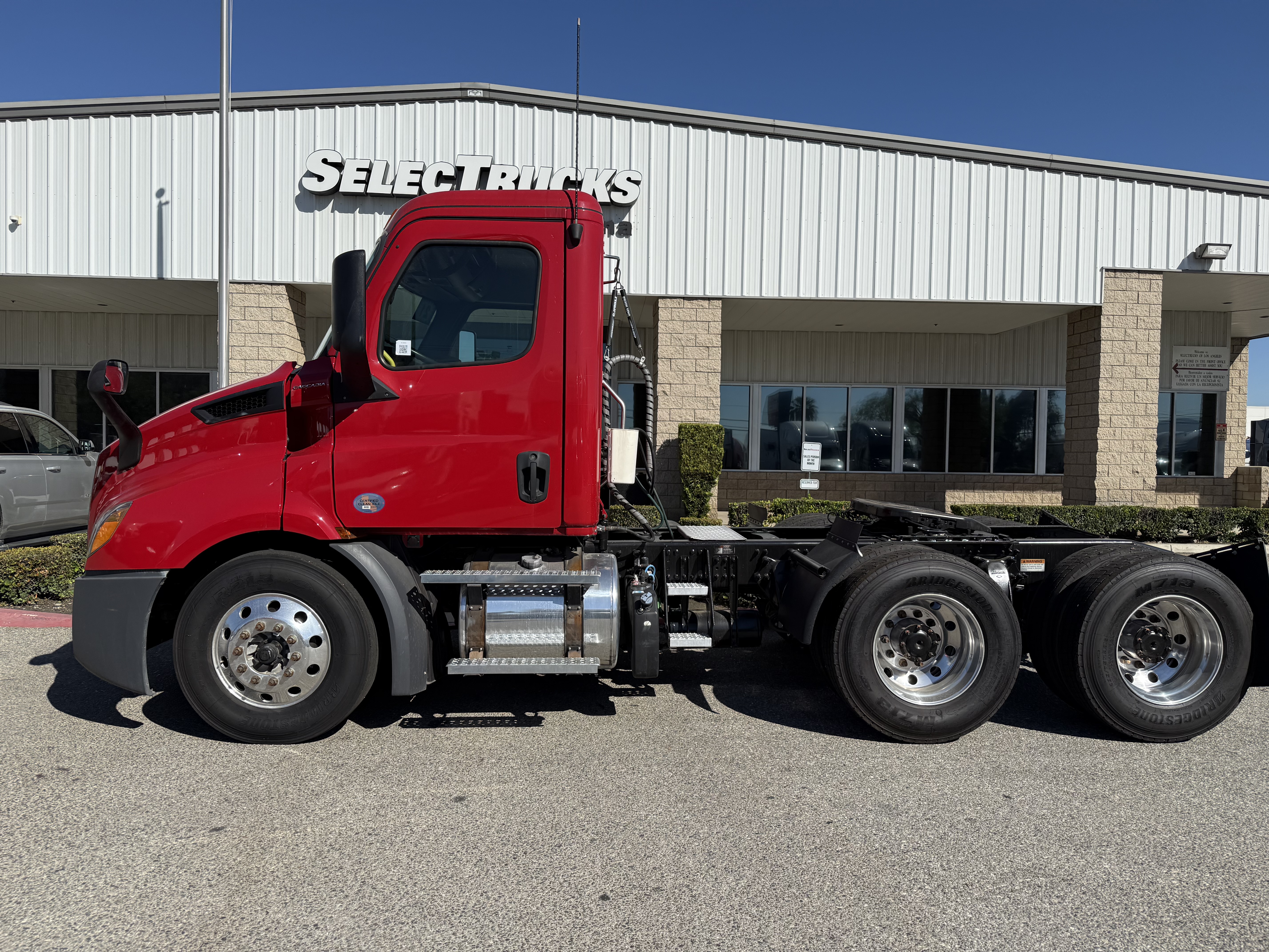 2021 FREIGHTLINER CASCADIA 116DC - image 3