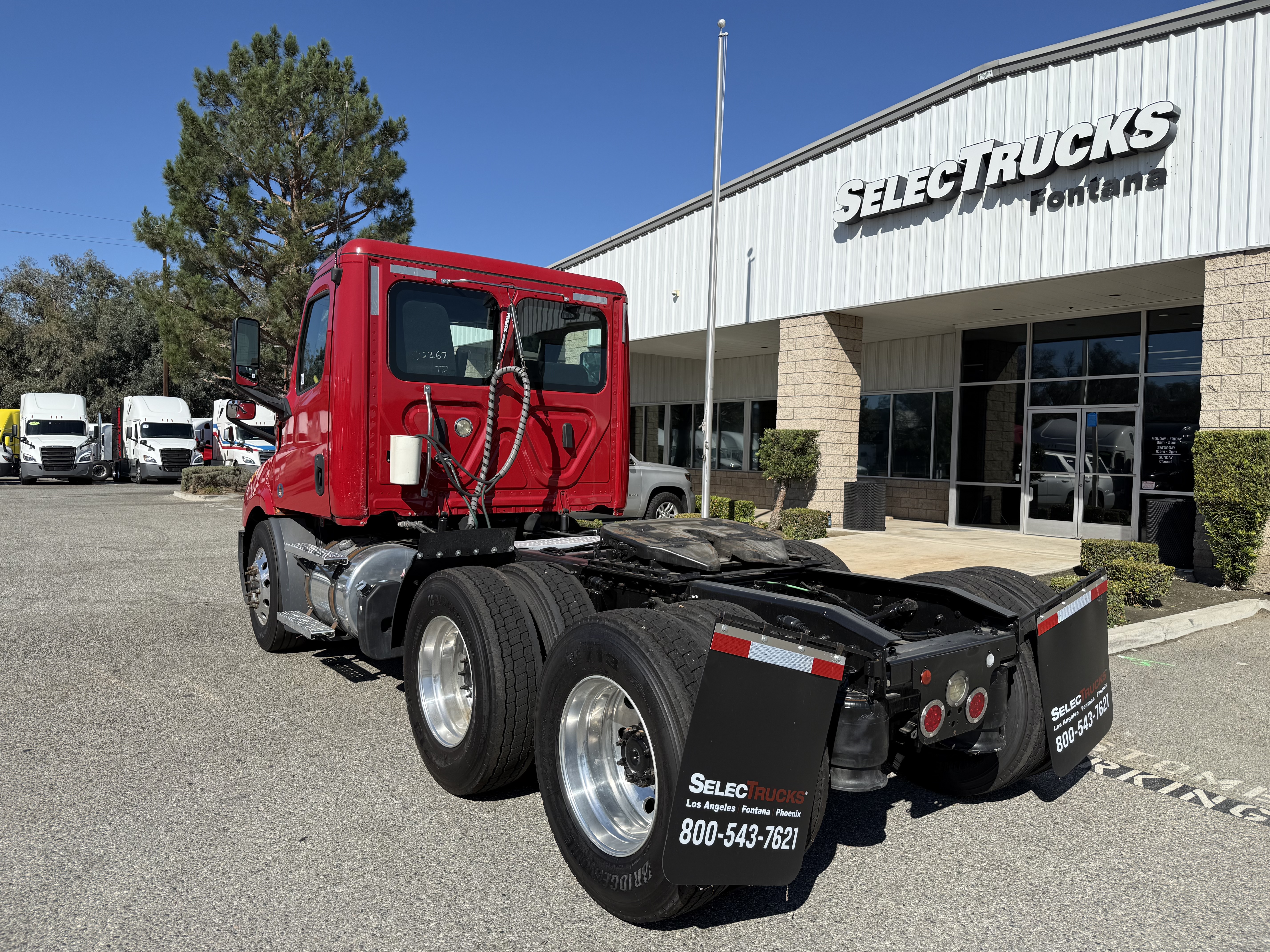 2021 FREIGHTLINER CASCADIA 116DC - image 4