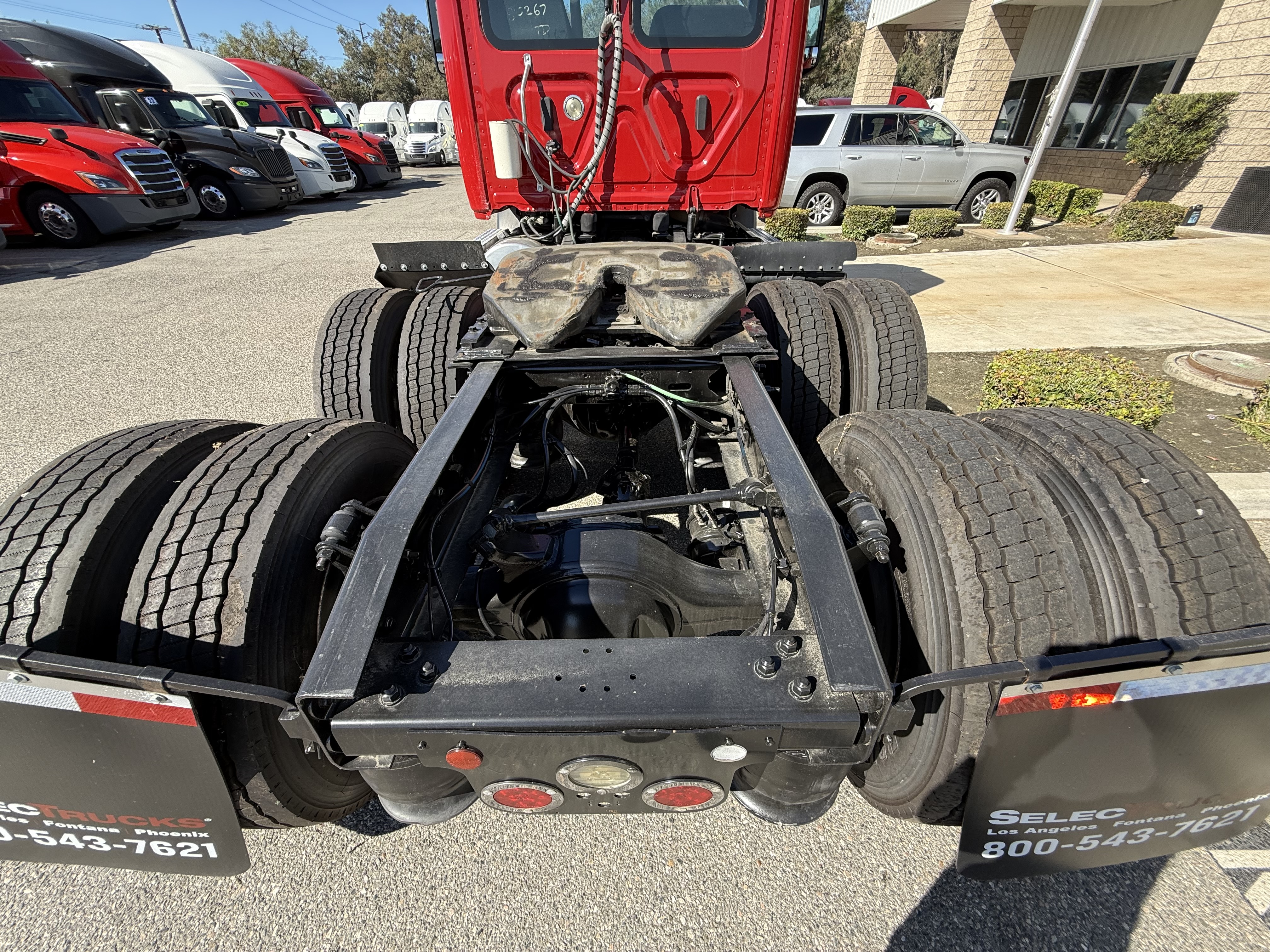 2021 FREIGHTLINER CASCADIA 116DC - image 5