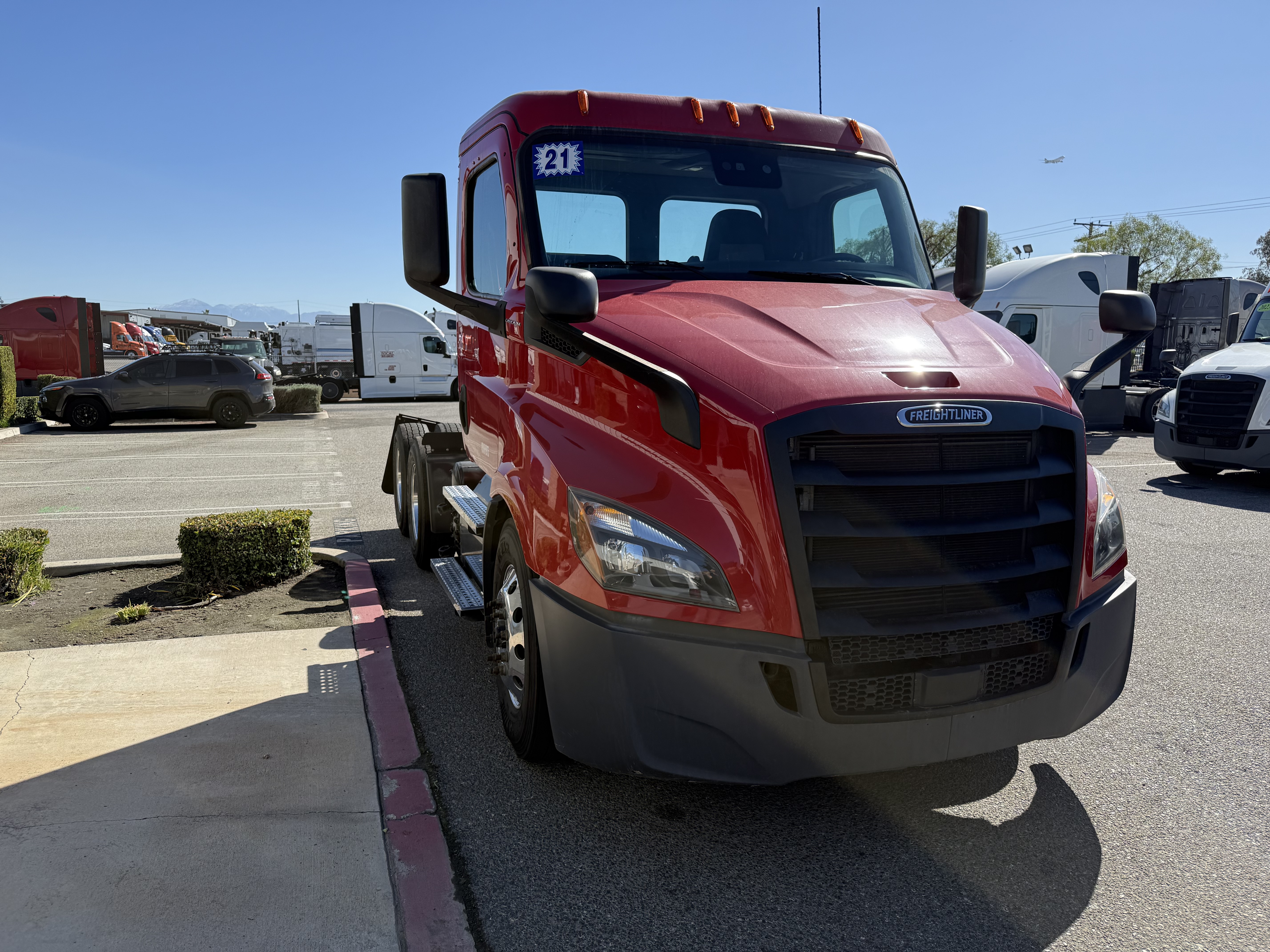 2021 FREIGHTLINER CASCADIA 116DC - image 9