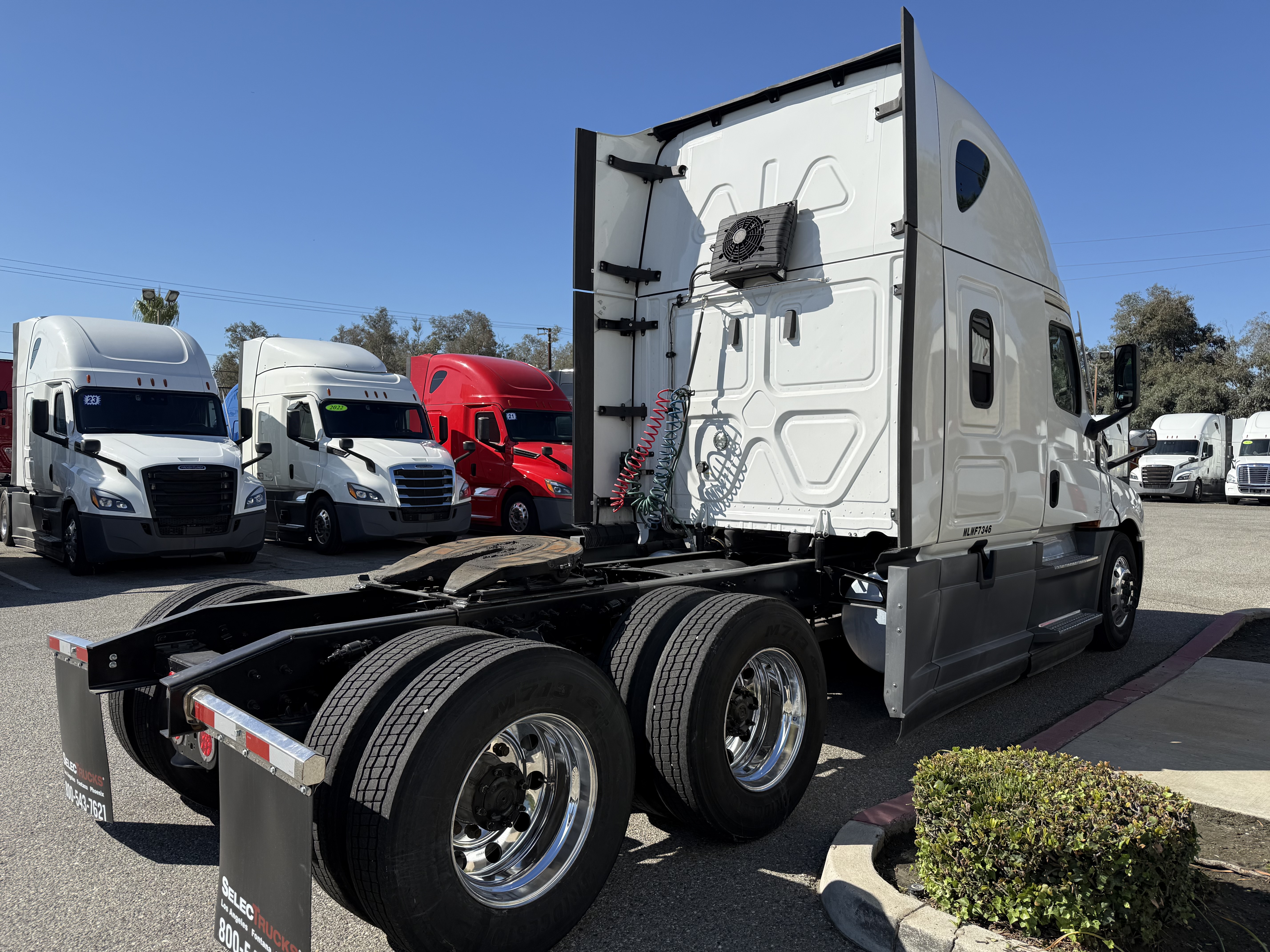 2021 FREIGHTLINER CASCADIA 126SLP - image 7