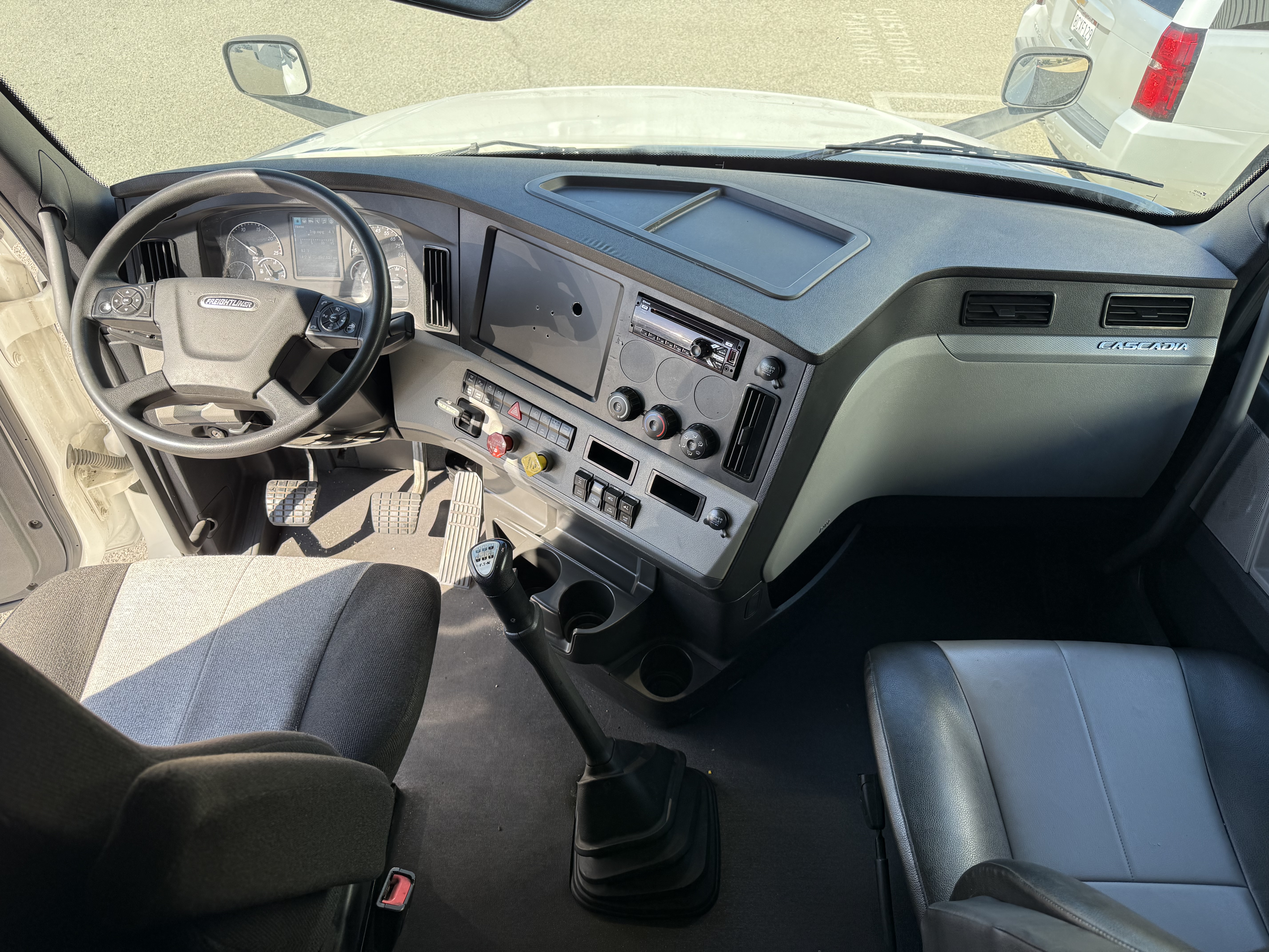 2021 FREIGHTLINER CASCADIA 126SLP - image 17