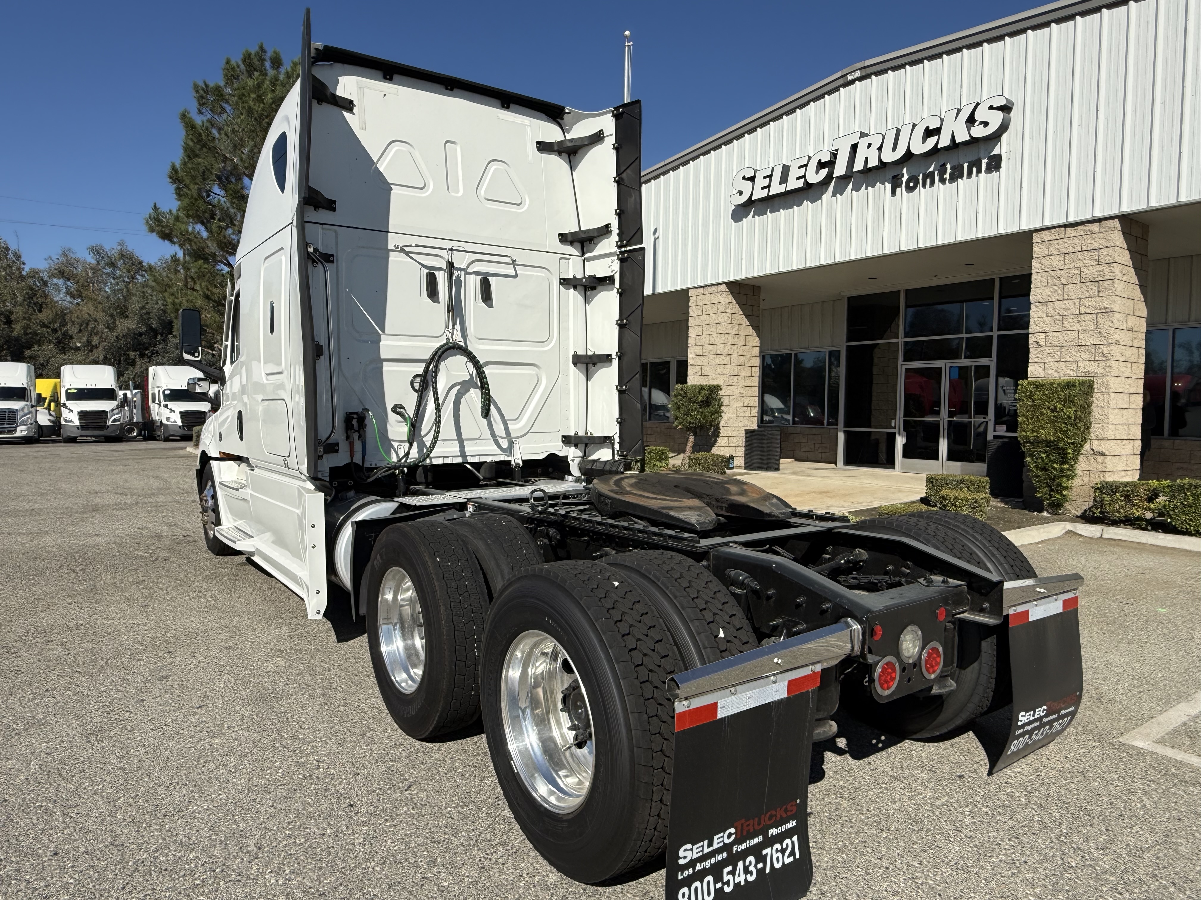 2023 FREIGHTLINER CASCADIA 126SLP - image 4