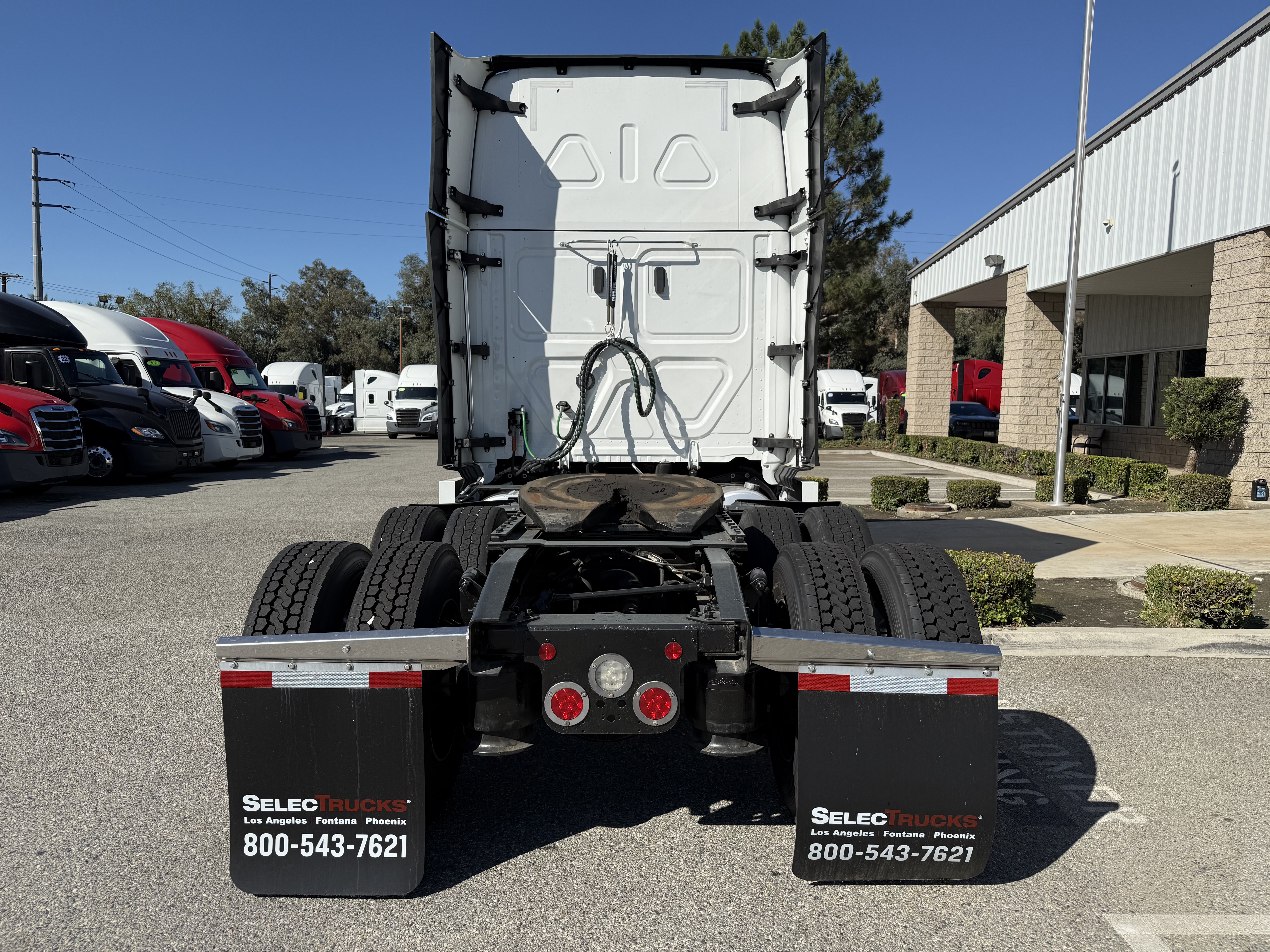 2023 FREIGHTLINER CASCADIA 126SLP - image 5