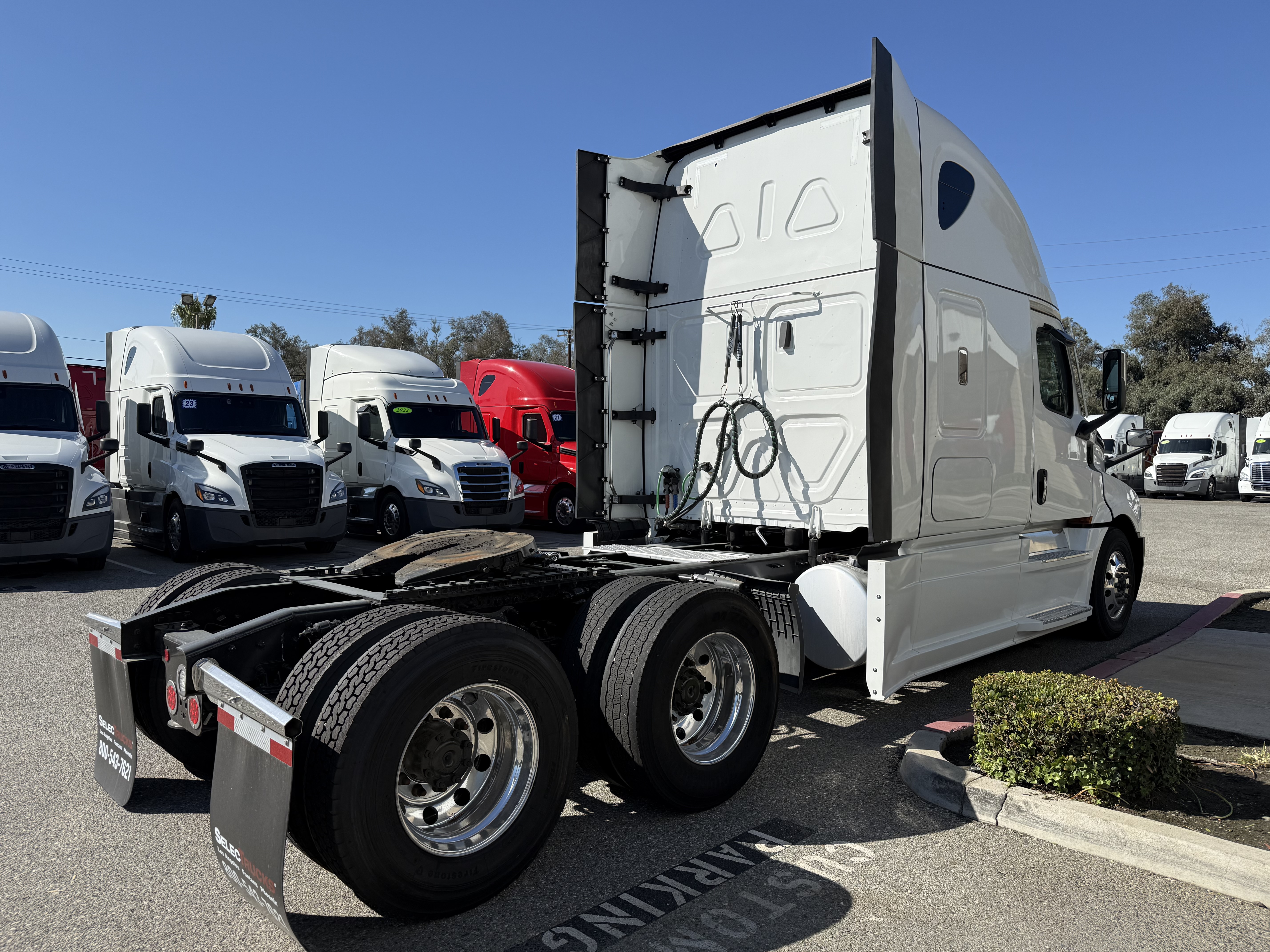 2023 FREIGHTLINER CASCADIA 126SLP - image 7