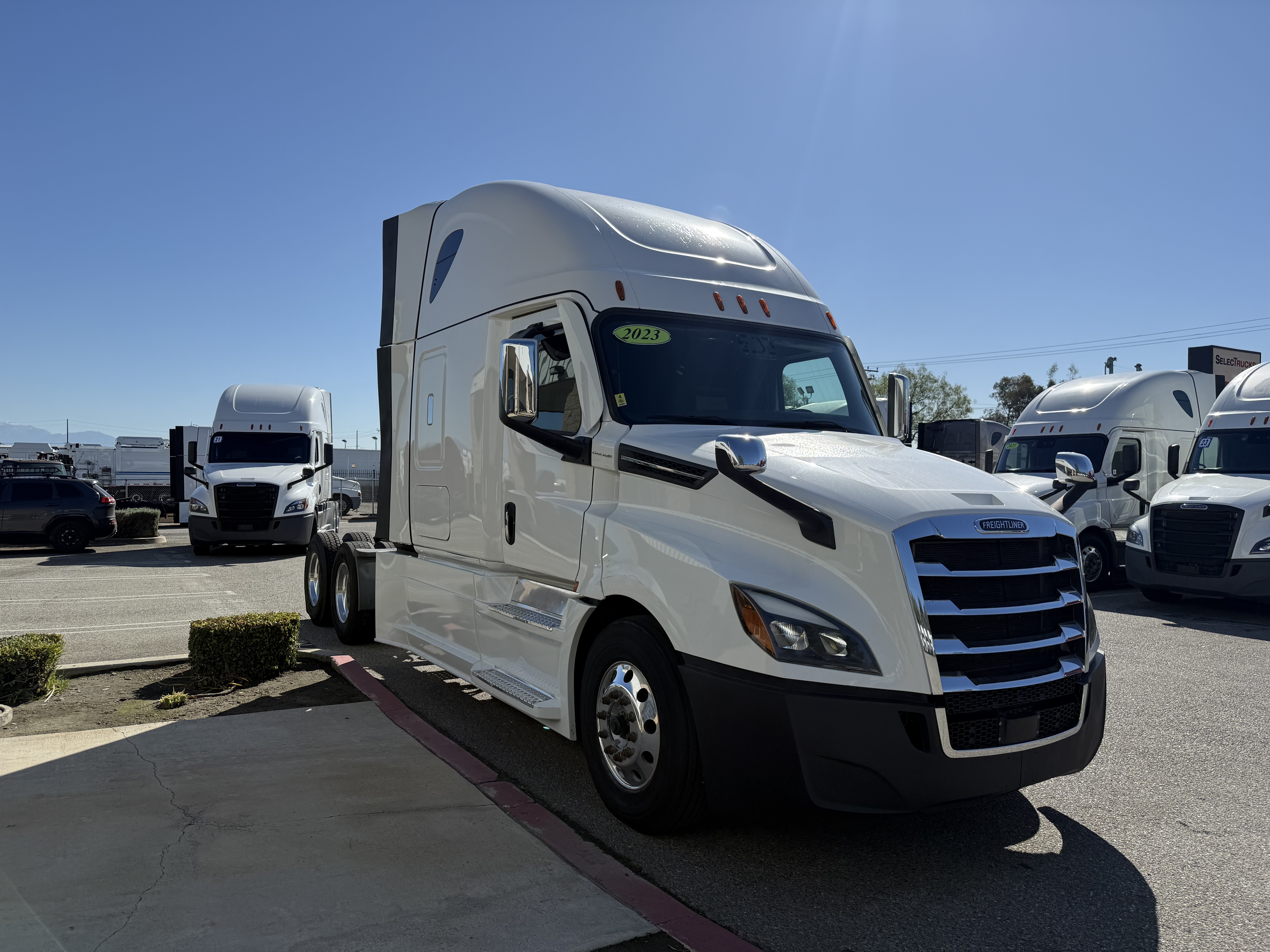 2023 FREIGHTLINER CASCADIA 126SLP - image 9