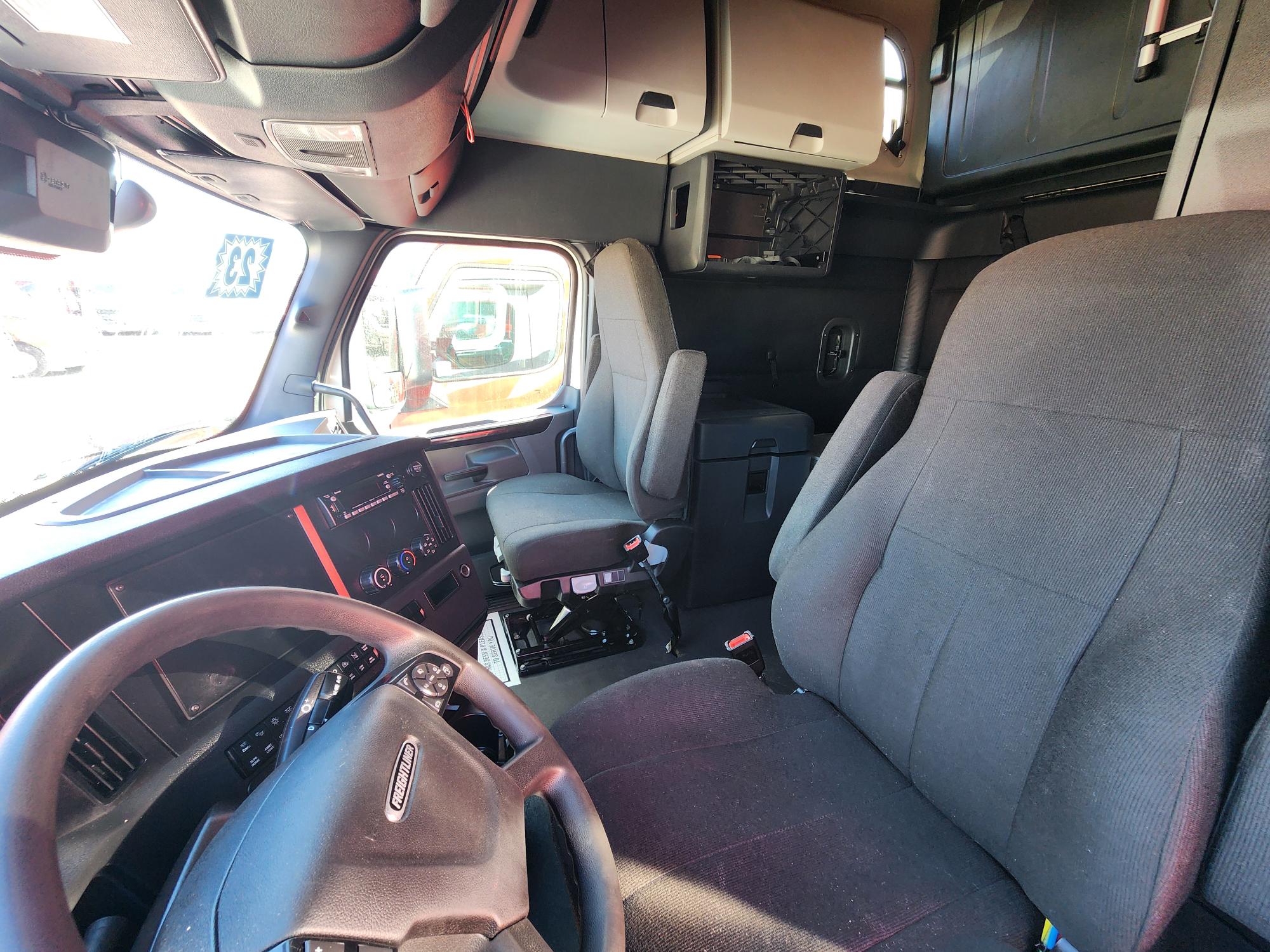 2023 FREIGHTLINER CASCADIA 126SLP - image 16